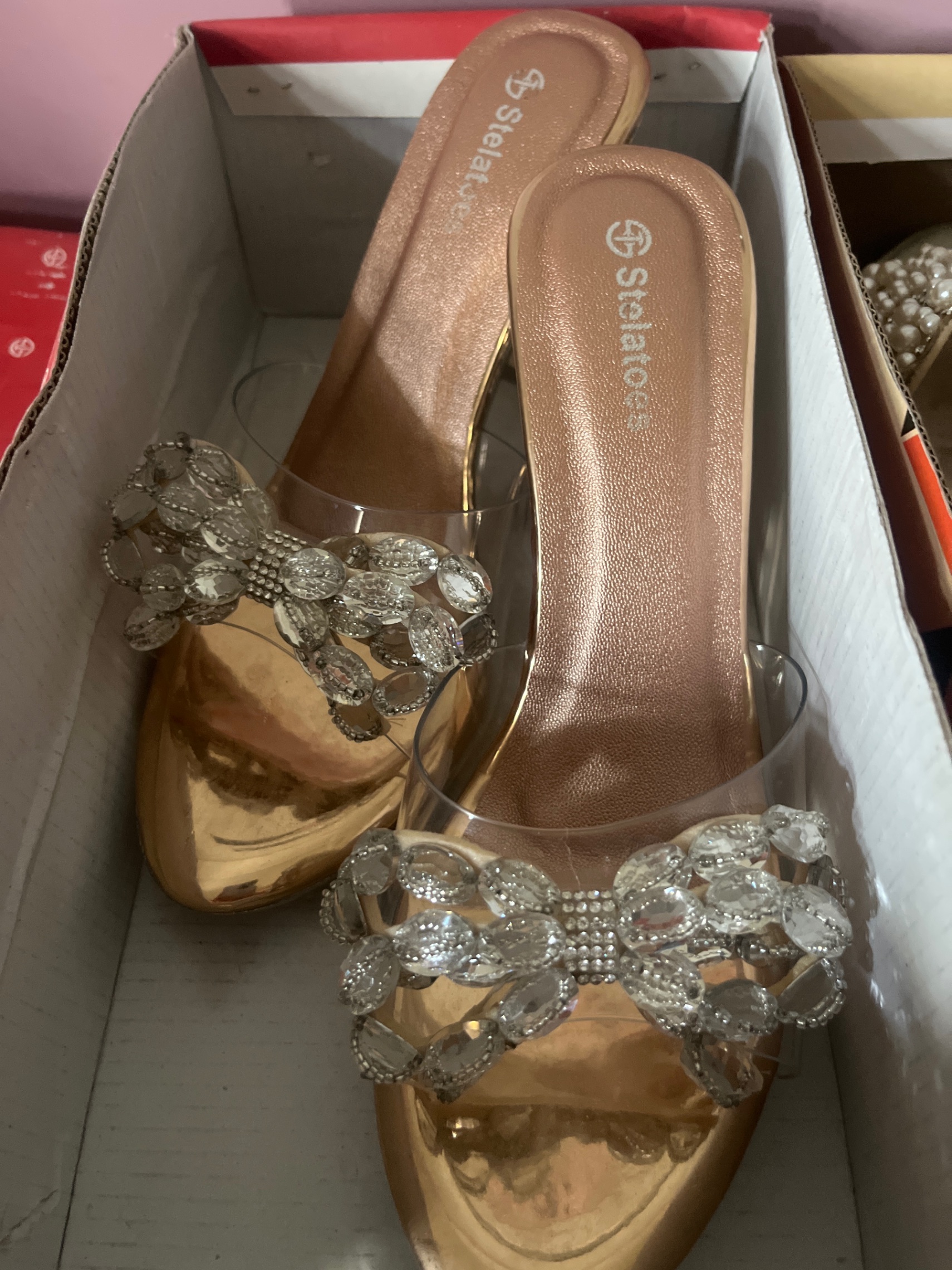 Sets of 2 , size is 4 to 5 — pre-loved Footwear on Slayyitt
