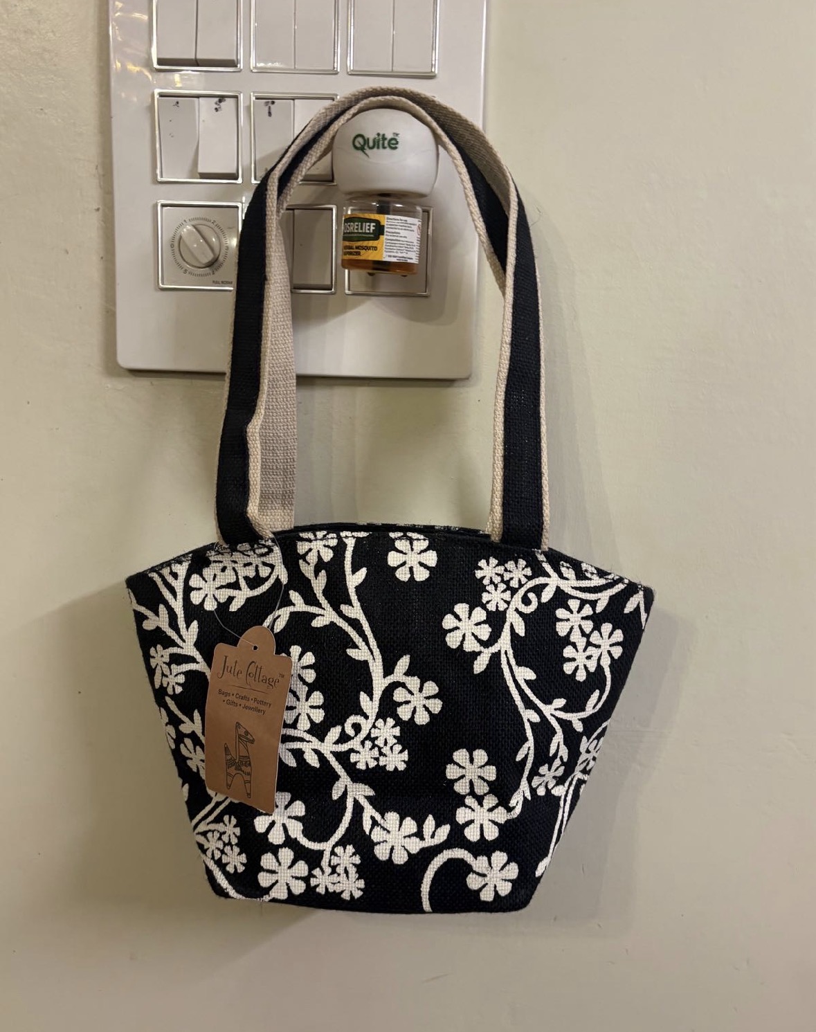 Jute bag — pre-loved Accessories on Slayyitt