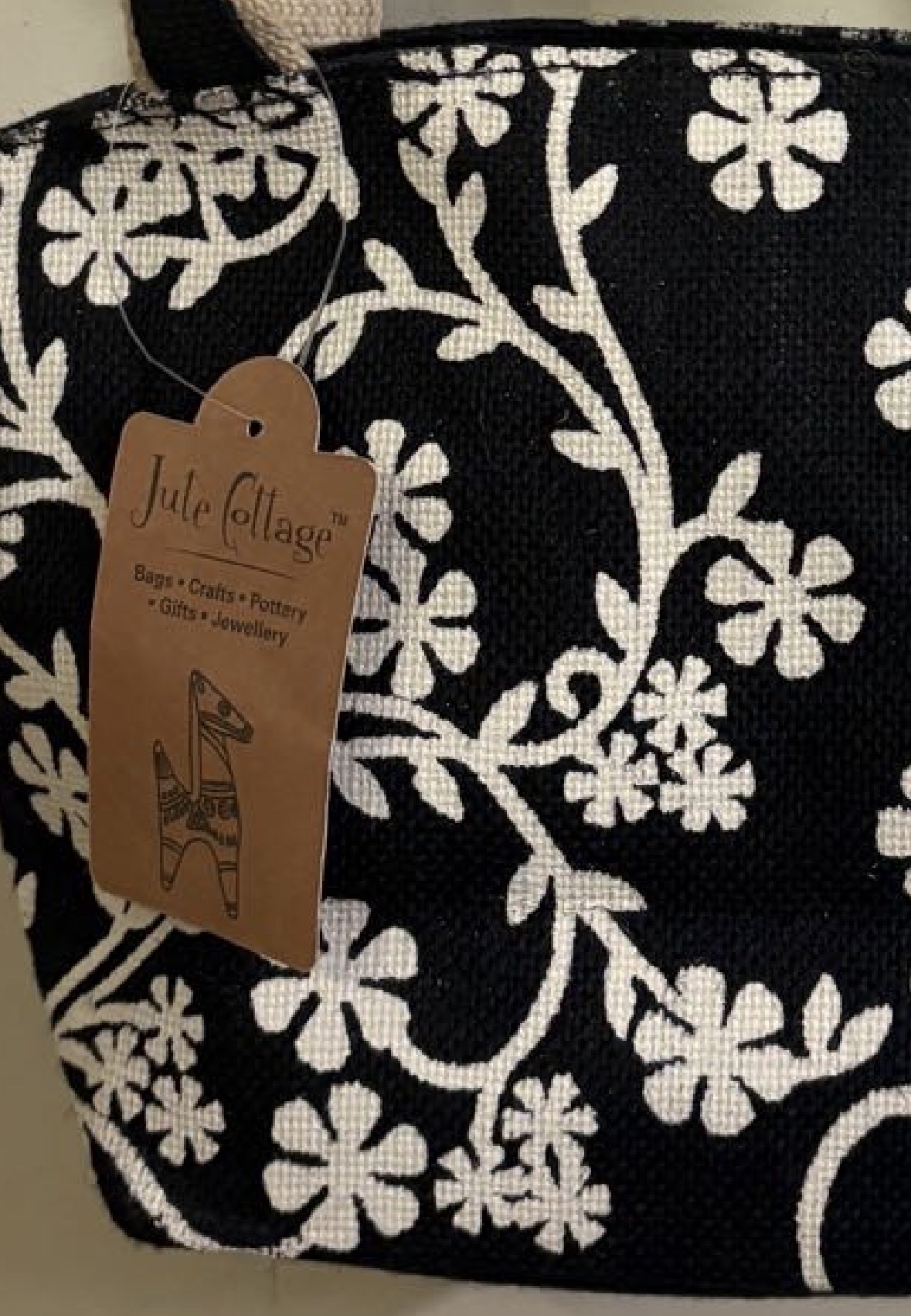 Jute bag — pre-loved Accessories on Slayyitt
