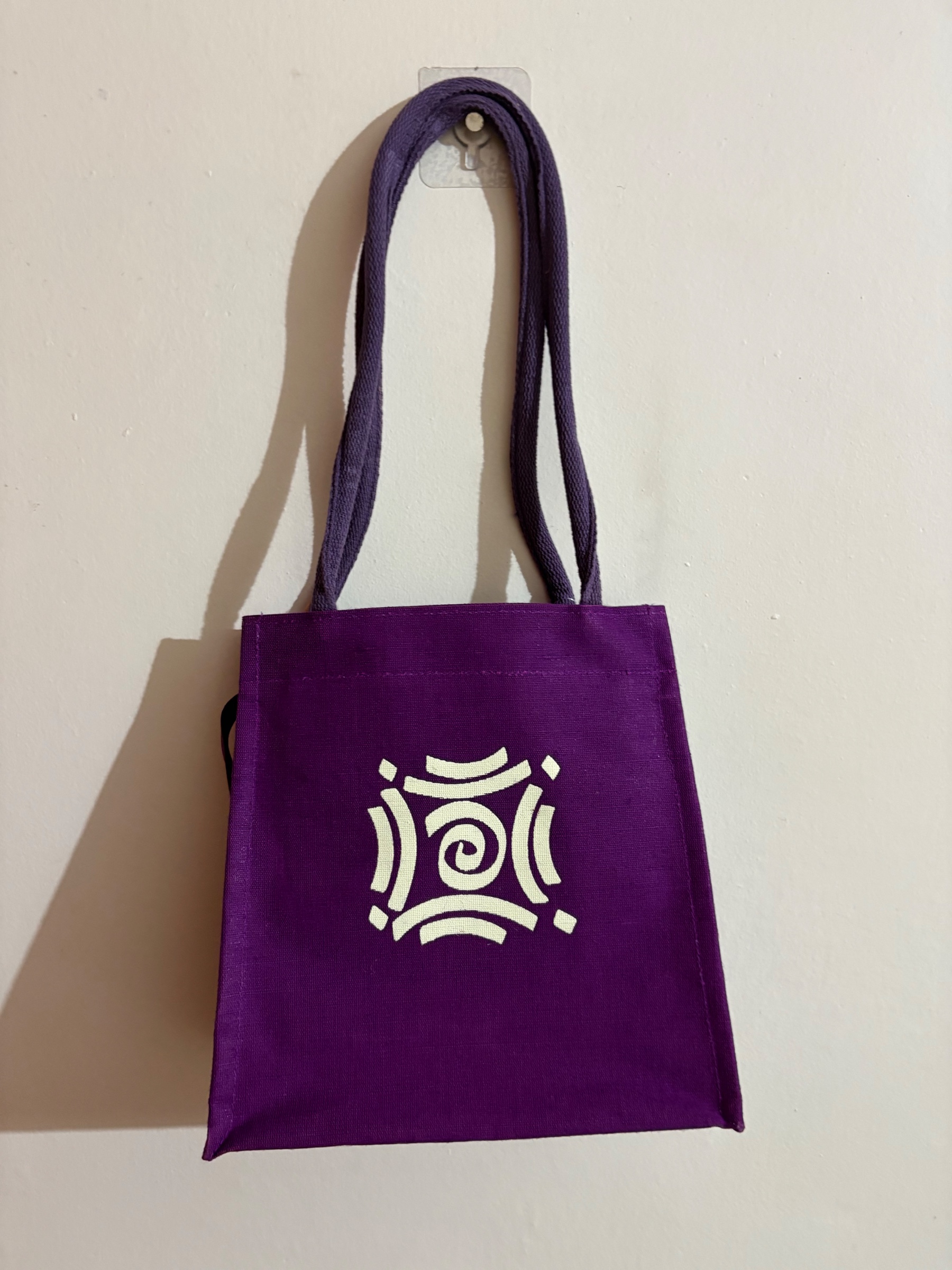Purple jute tote e — pre-loved Accessories on Slayyitt