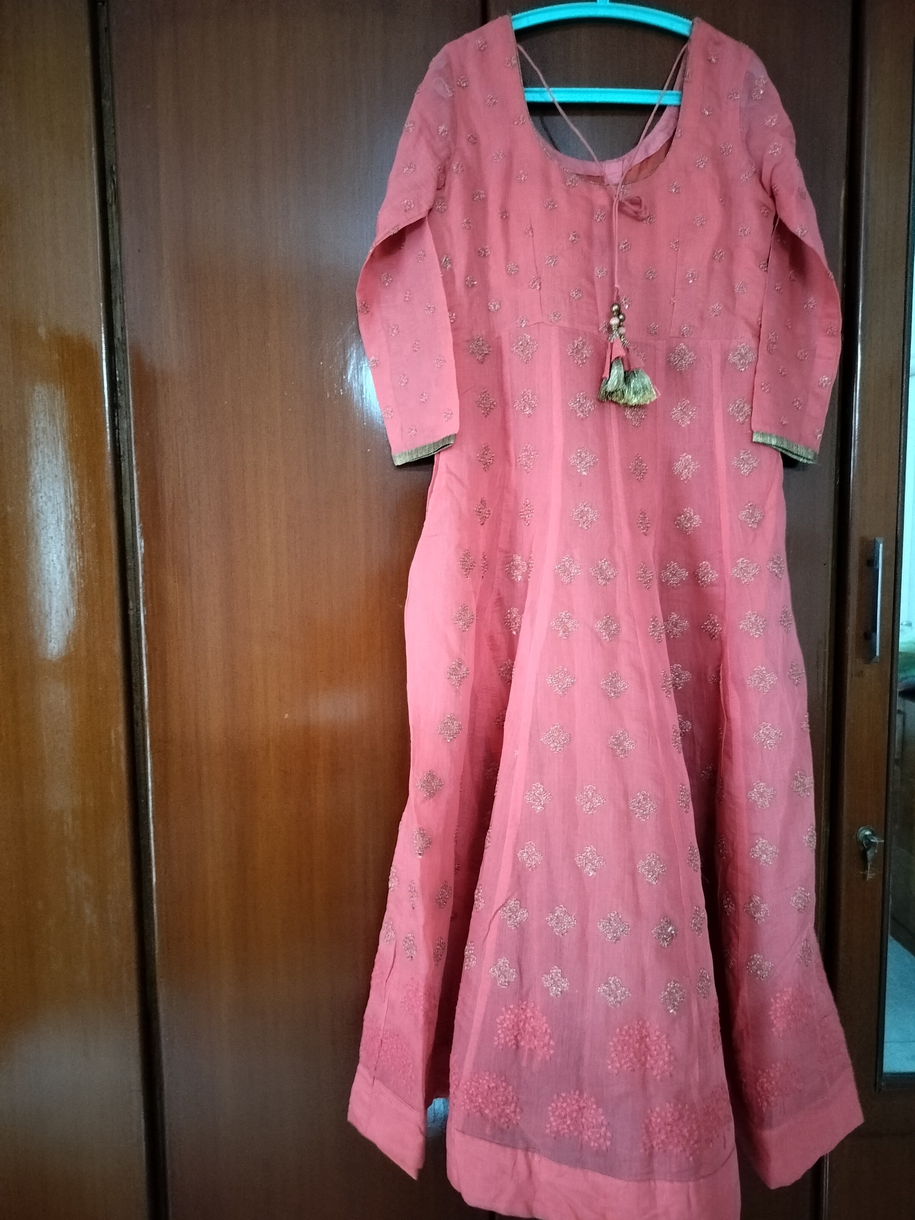 Pink with golden motifs floor length anarkali — pre-loved Ethnic Wear on Slayyitt