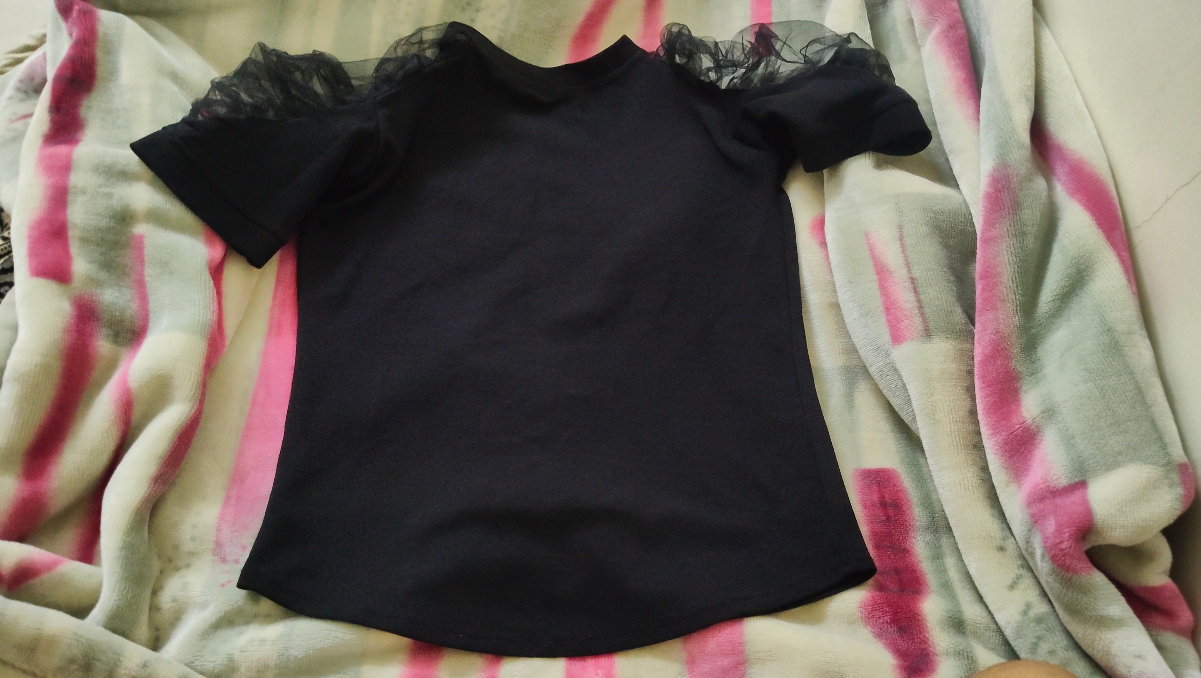 Black stylish top — pre-loved Tops on Slayyitt