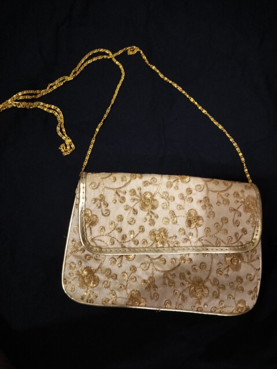 Golden Flower Sling Bag — pre-loved Accessories on Slayyitt
