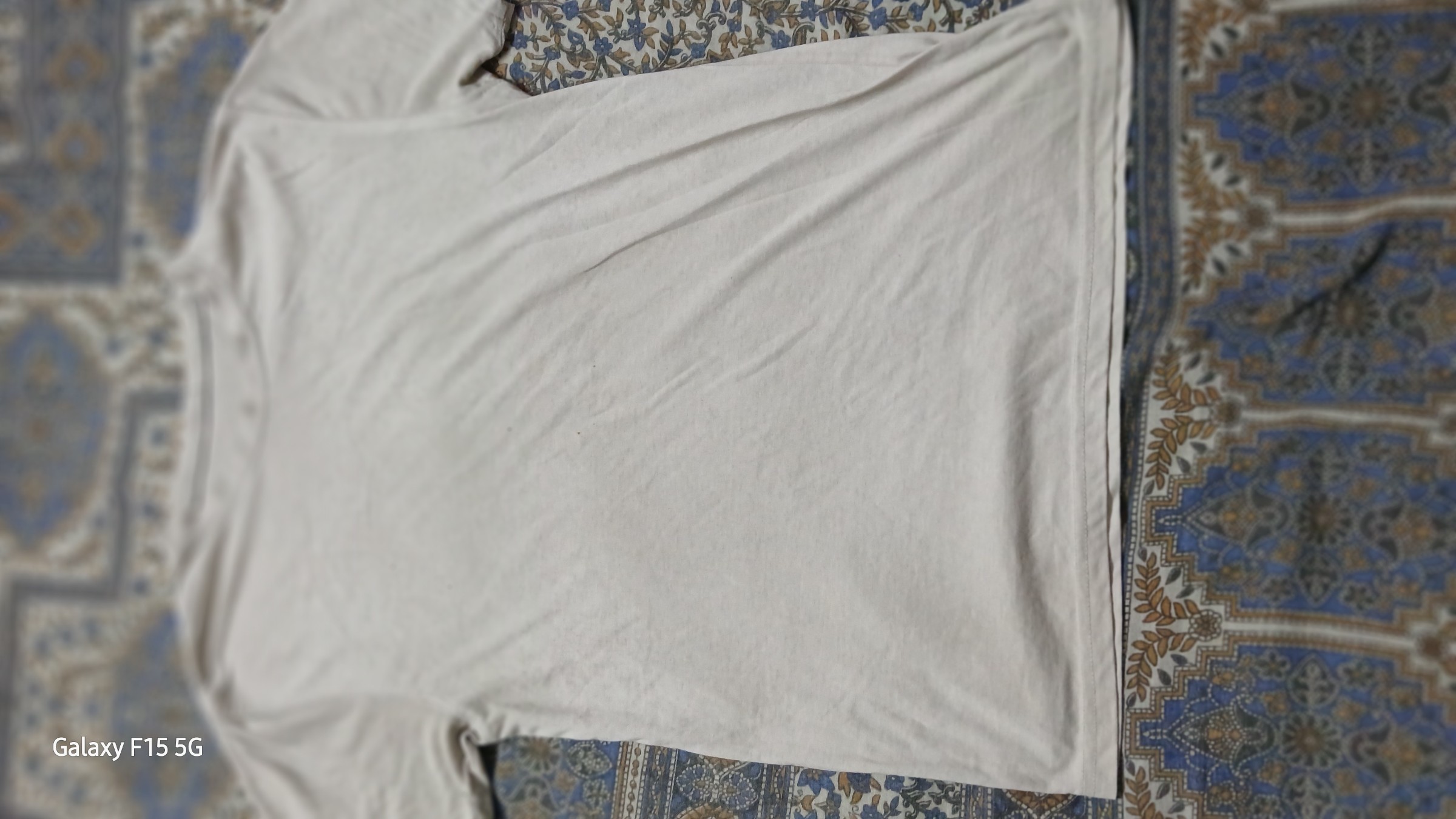 T-shirt — pre-loved Tops on Slayyitt