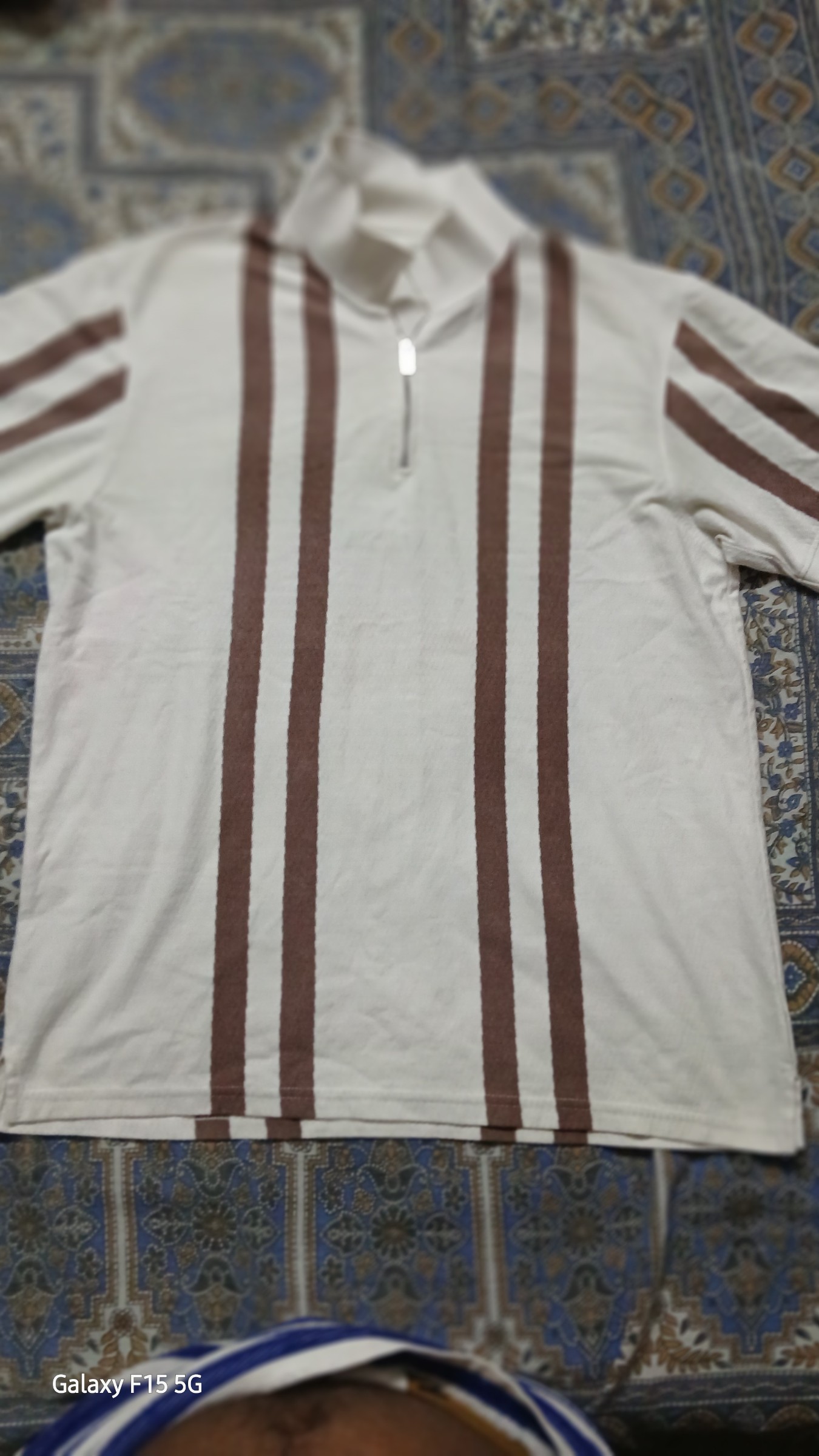 Chain tshirt — pre-loved Tops on Slayyitt