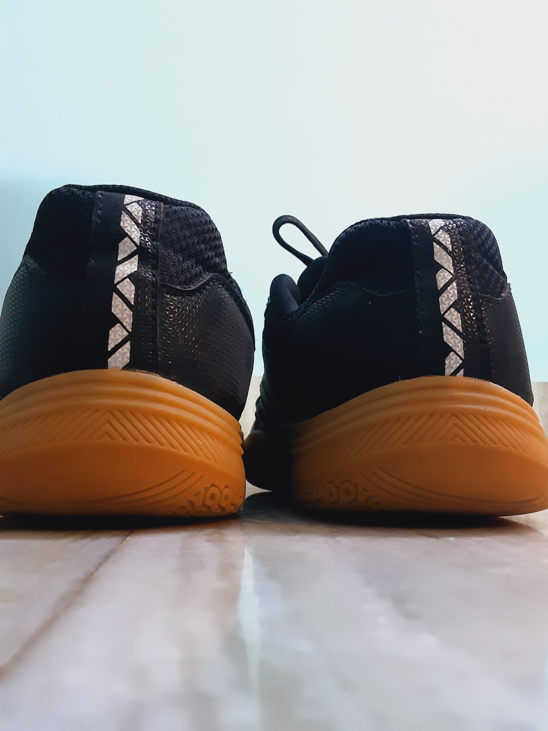 Branded Badminton shoes — pre-loved Activewear / Sportswear on Slayyitt