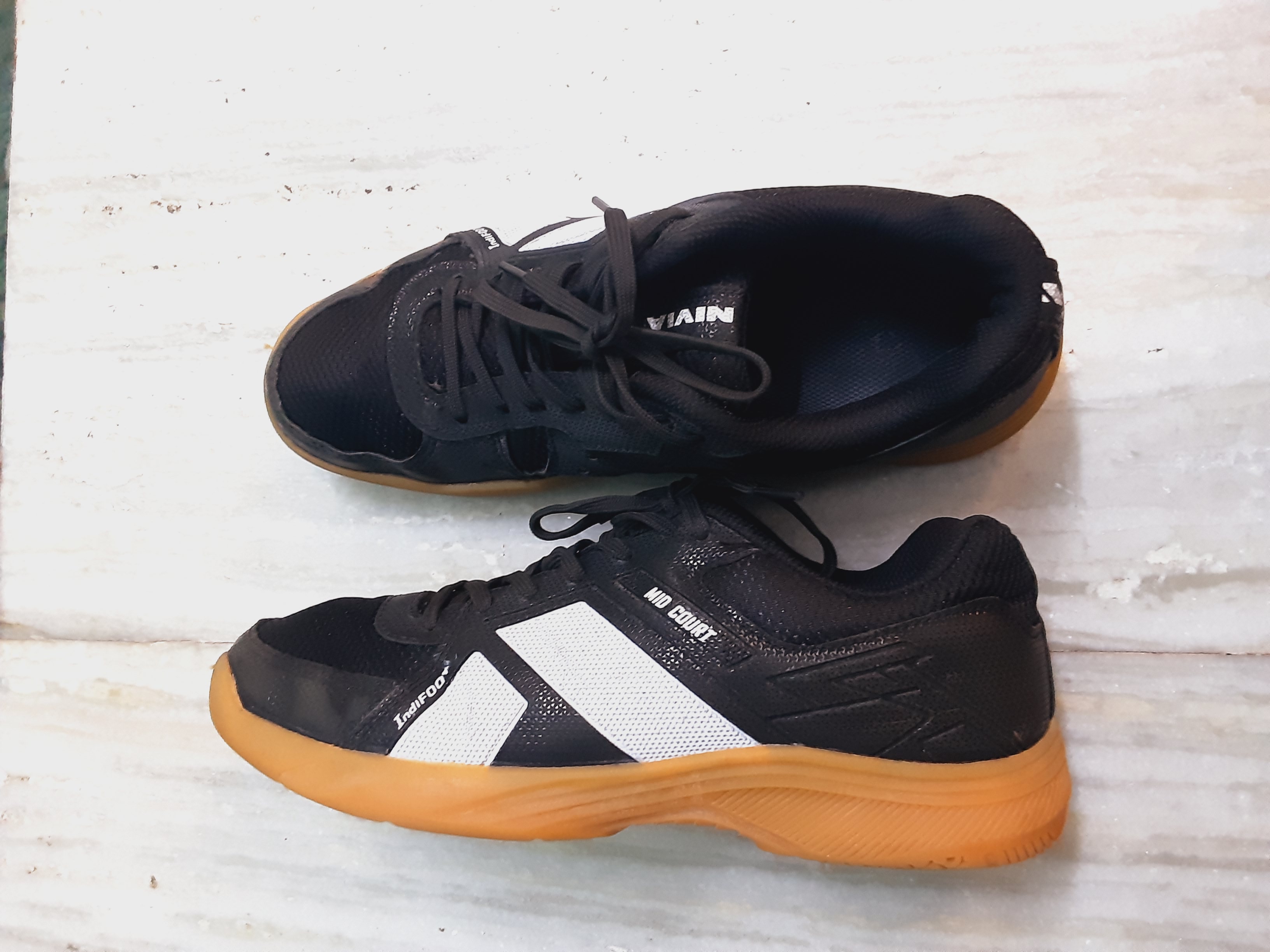 Branded Badminton shoes — pre-loved Activewear / Sportswear on Slayyitt