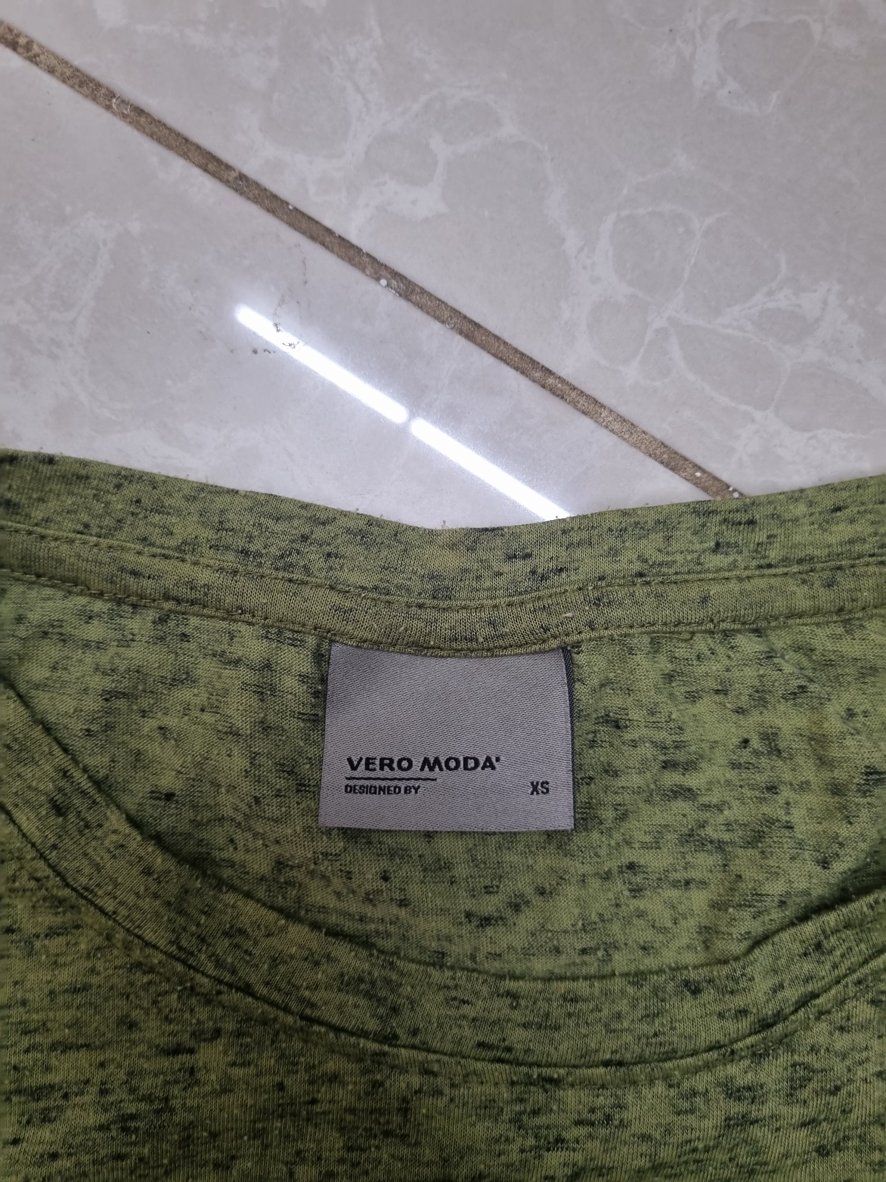 Tshirt — pre-loved Tops on Slayyitt