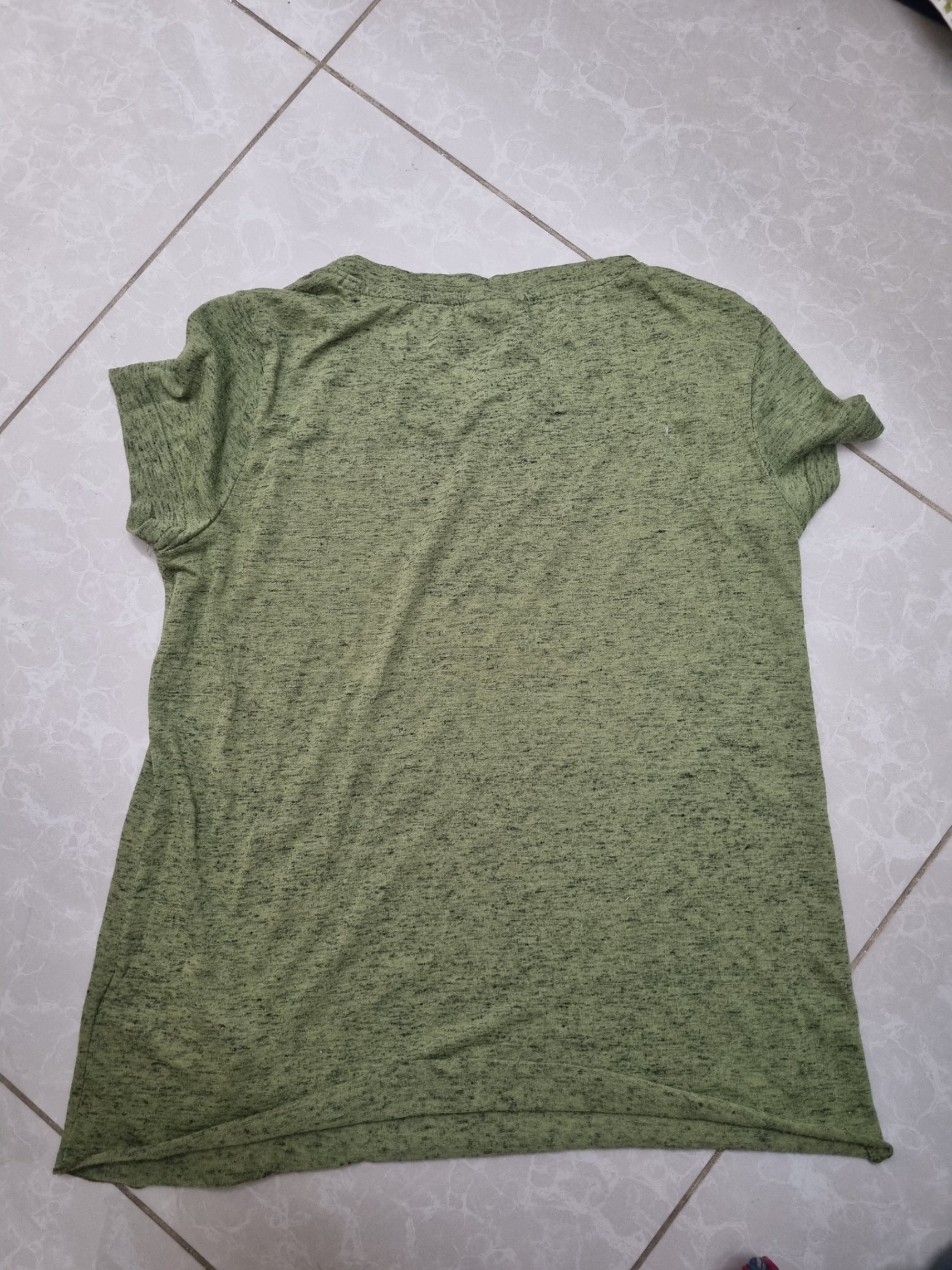 Tshirt — pre-loved Tops on Slayyitt