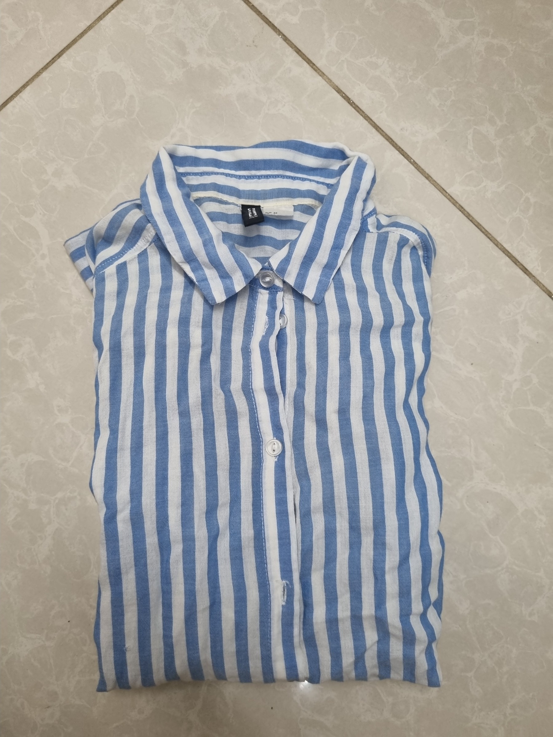 Blue shirt — pre-loved Tops on Slayyitt