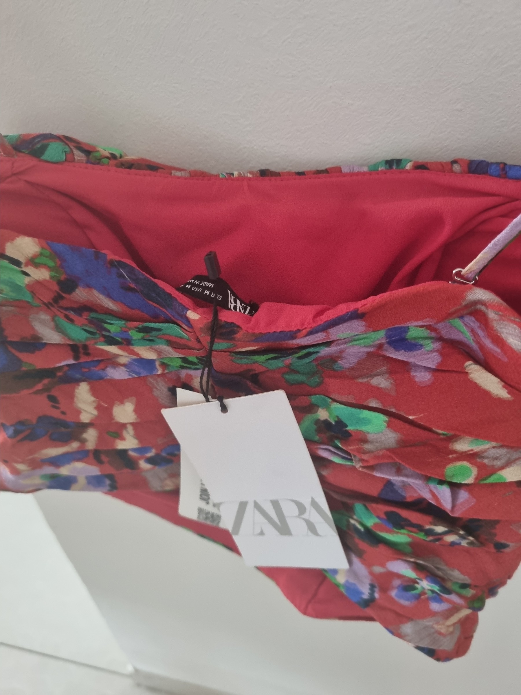 New Zara croptop — pre-loved Tops on Slayyitt