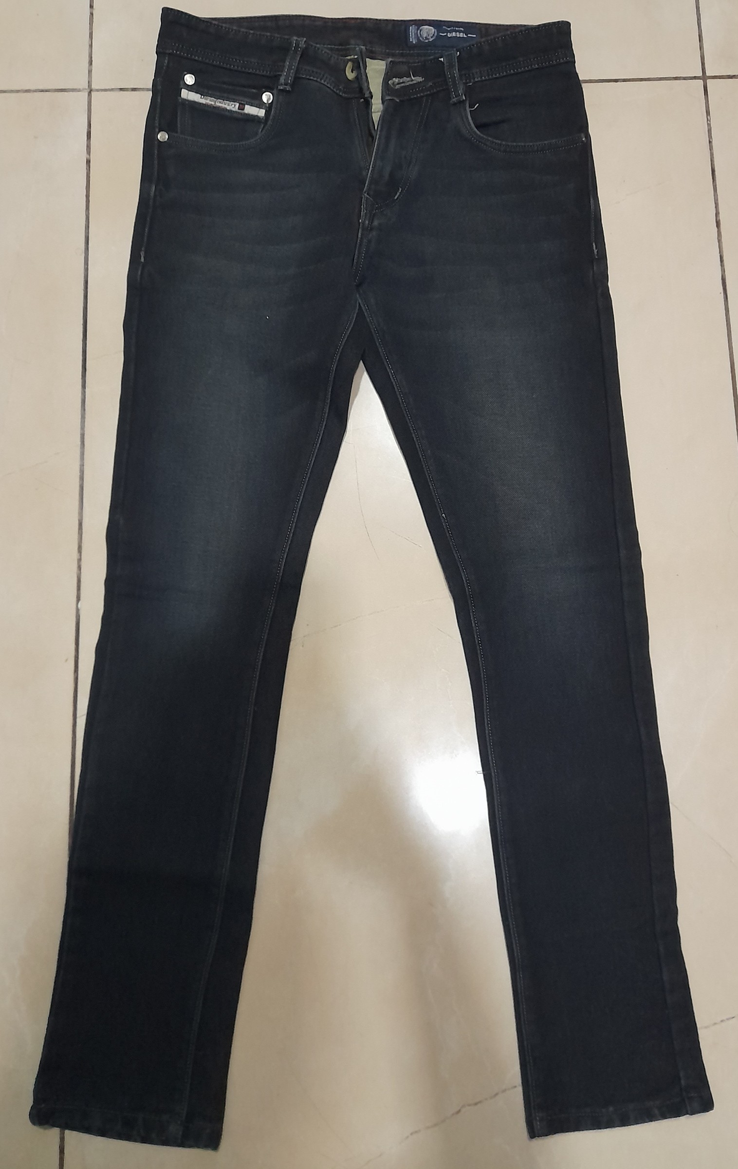 Diesel Men's Tappered Jeans — pre-loved Bottoms on Slayyitt