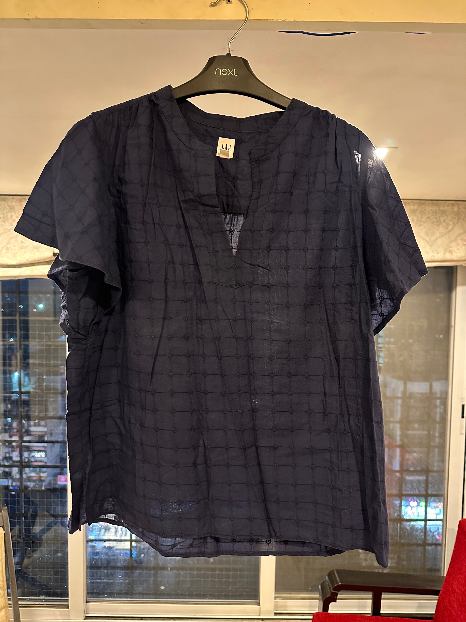 Navy blue cotton top from GAP — pre-loved Tops on Slayyitt