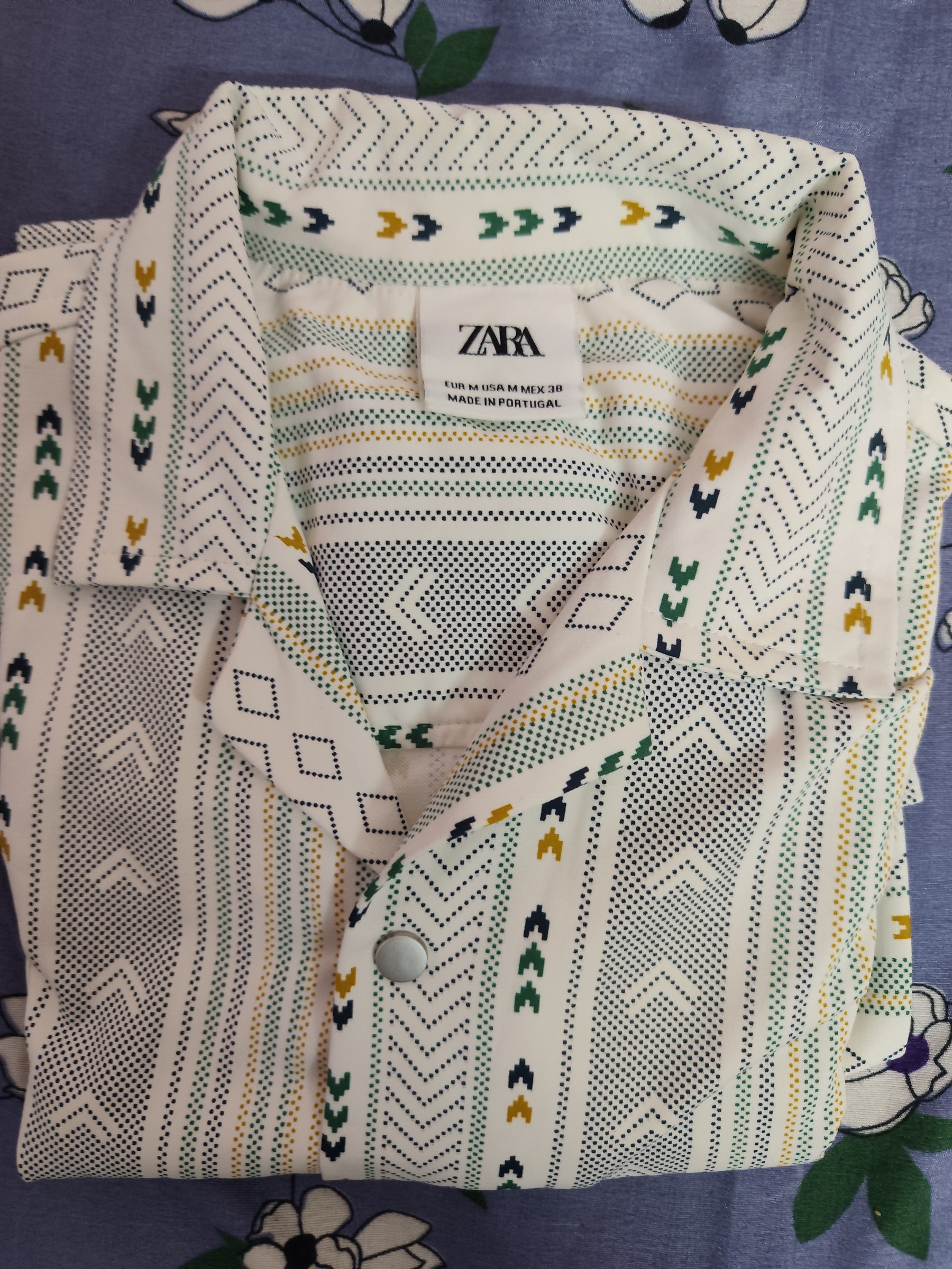 Zara shirt — pre-loved Tops on Slayyitt