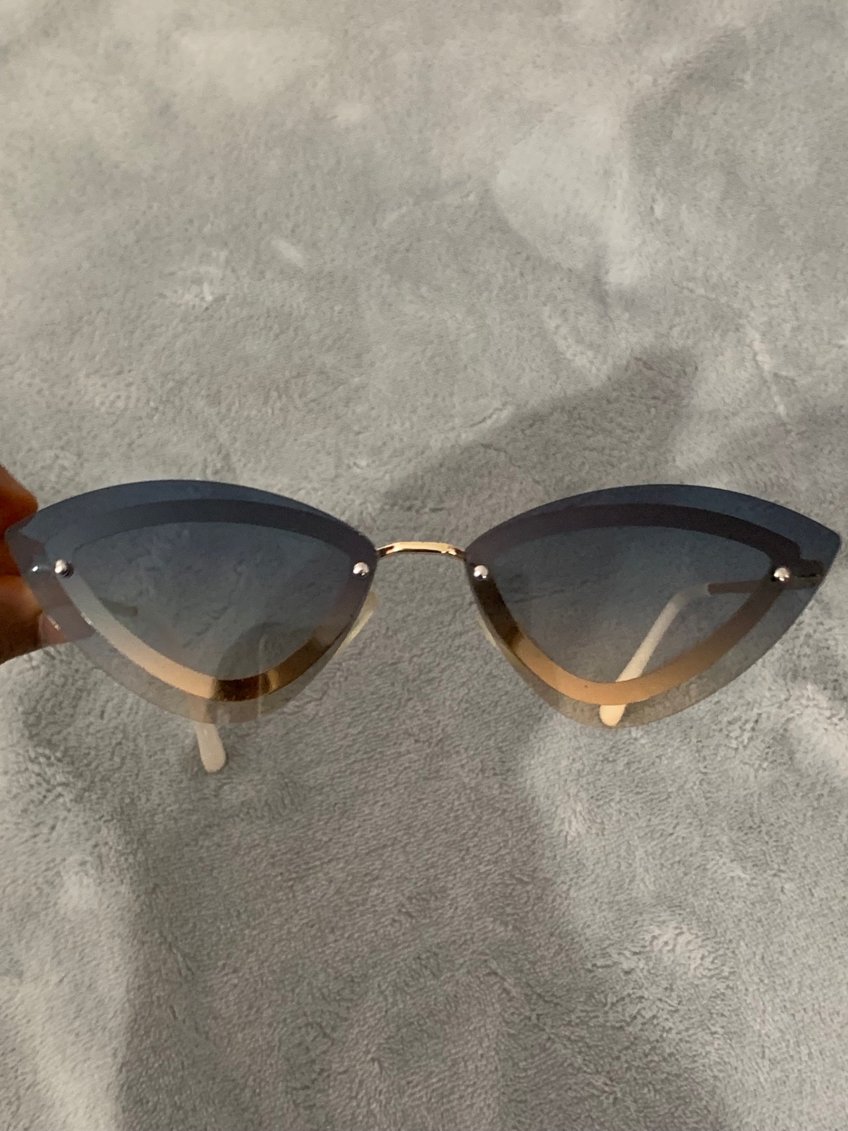 Cat-Eye / Y2K / Fashion Sunglasses — pre-loved Accessories on Slayyitt