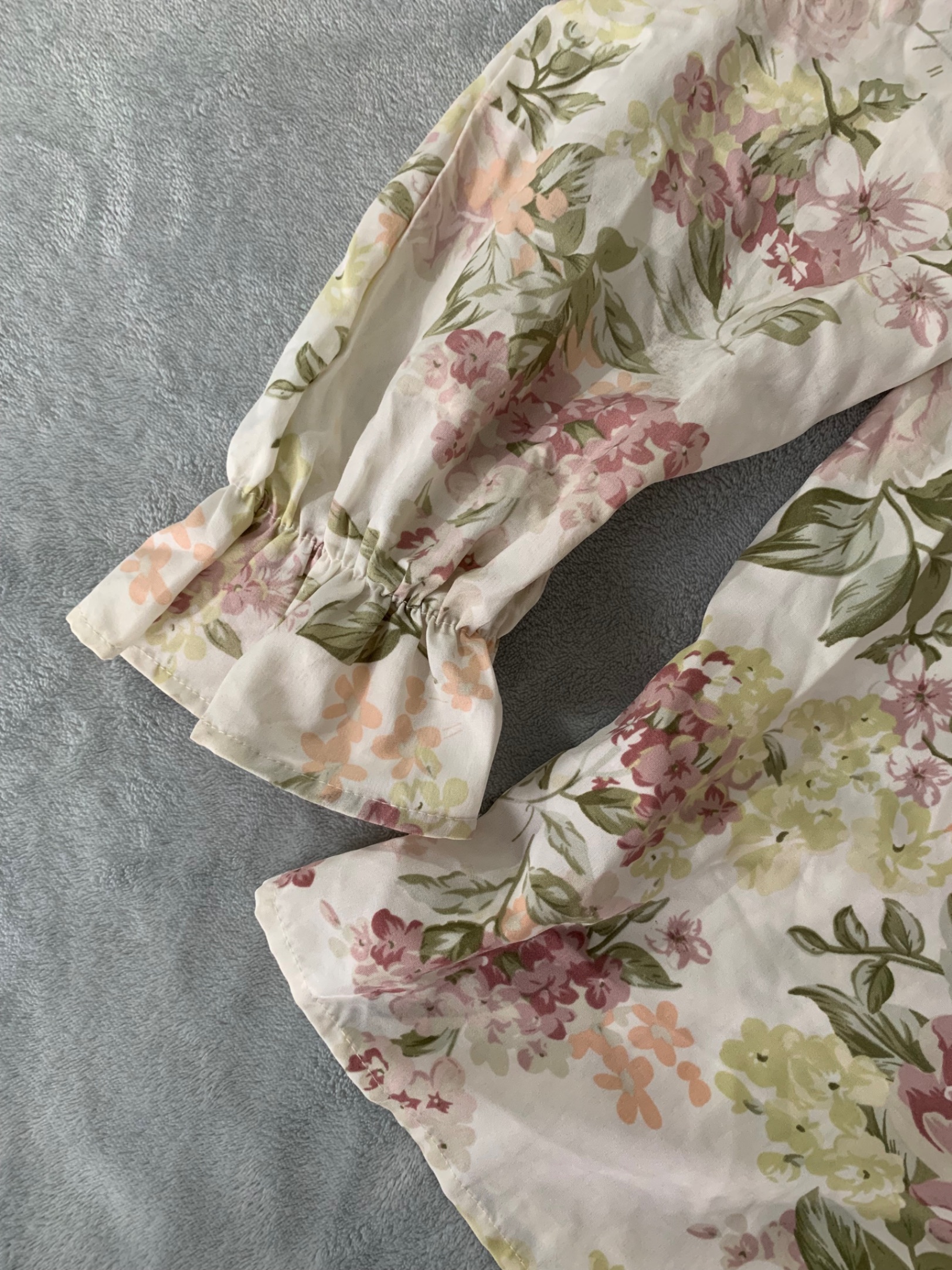 Vintage Floral Print Tie-Up Top — pre-loved Tops on Slayyitt