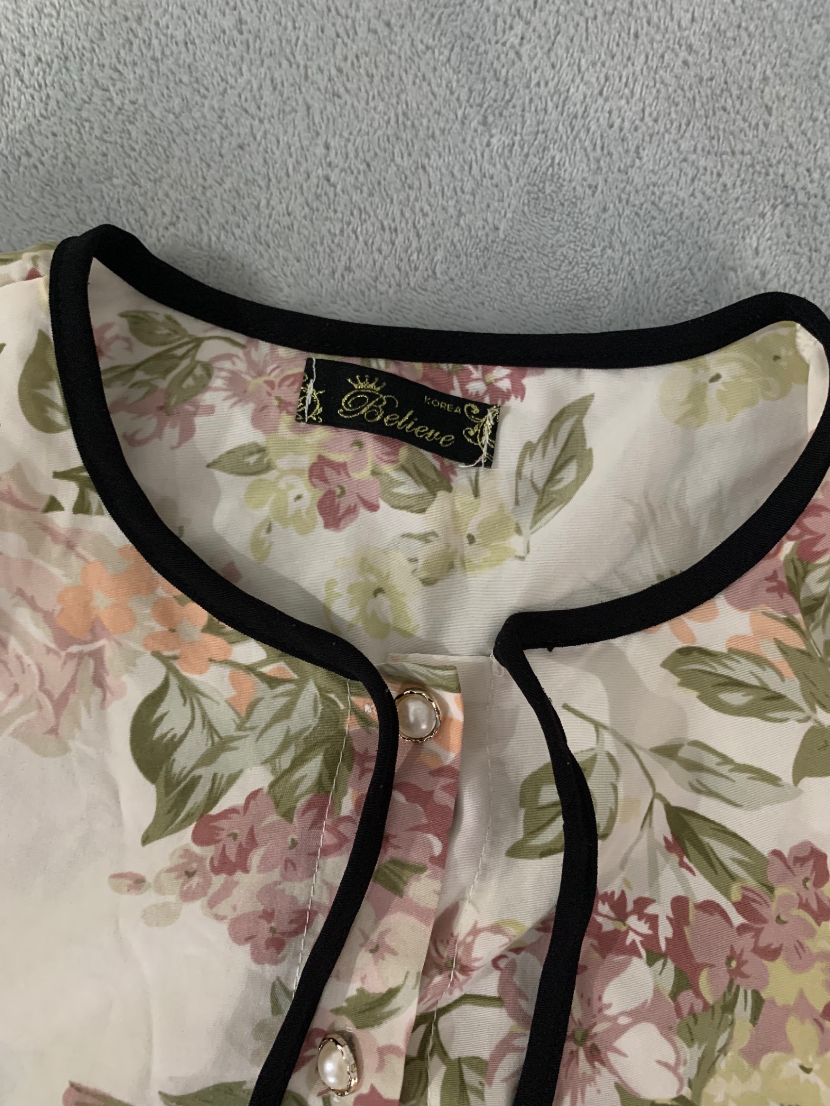 Vintage Floral Print Tie-Up Top — pre-loved Tops on Slayyitt