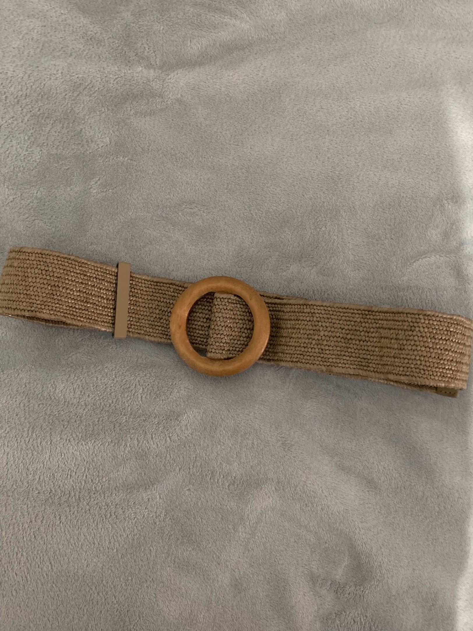Beige/Tan Woven Belt with Wooden Buckle — pre-loved Accessories on Slayyitt