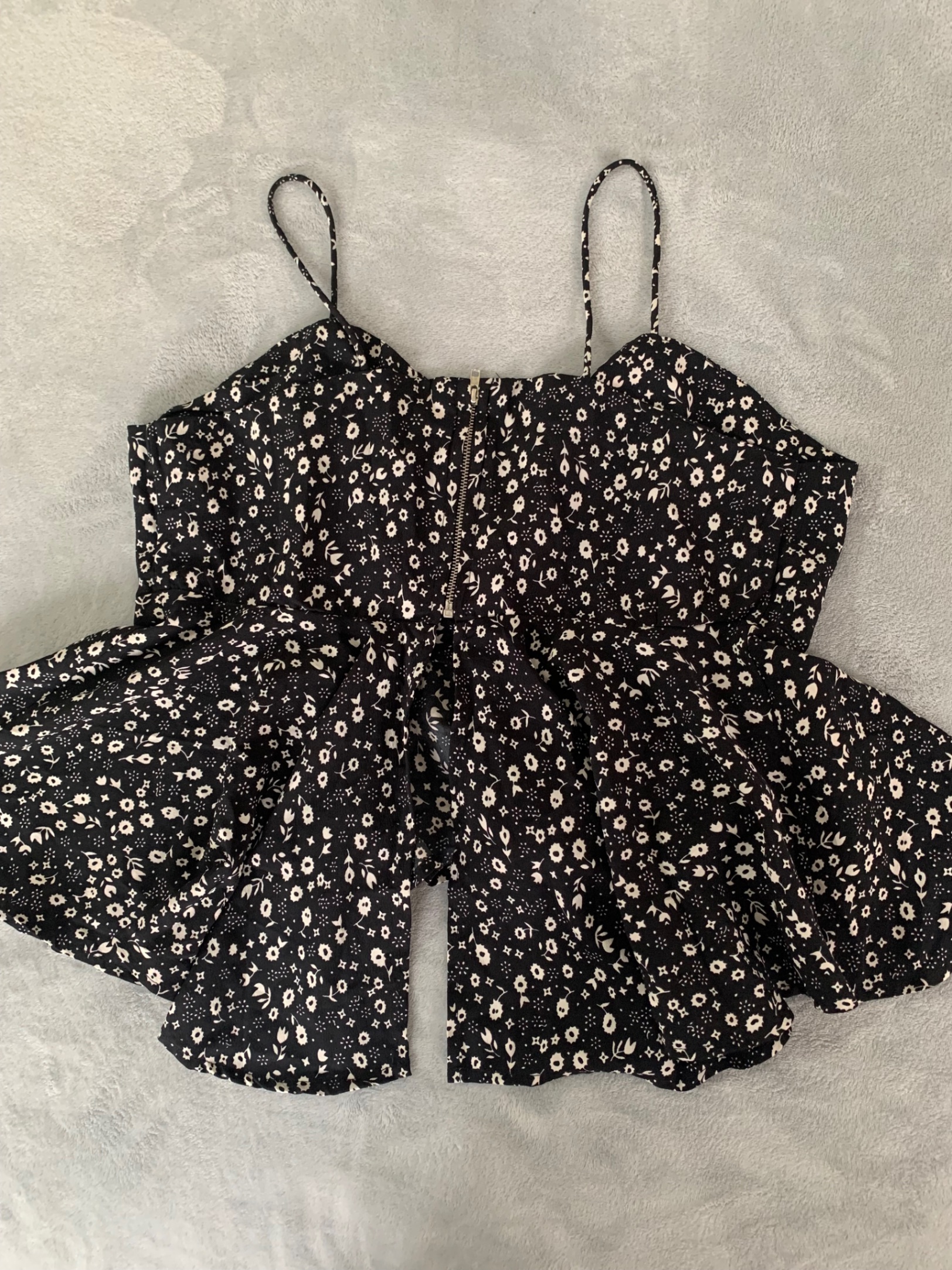 Black Floral Zip-Up Peplum Top — pre-loved Tops on Slayyitt
