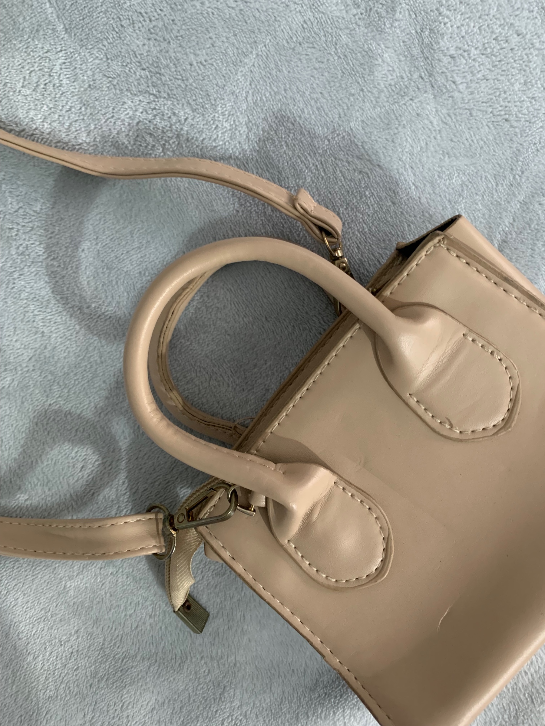 Mini Beige Handheld Money Bag — pre-loved Accessories on Slayyitt