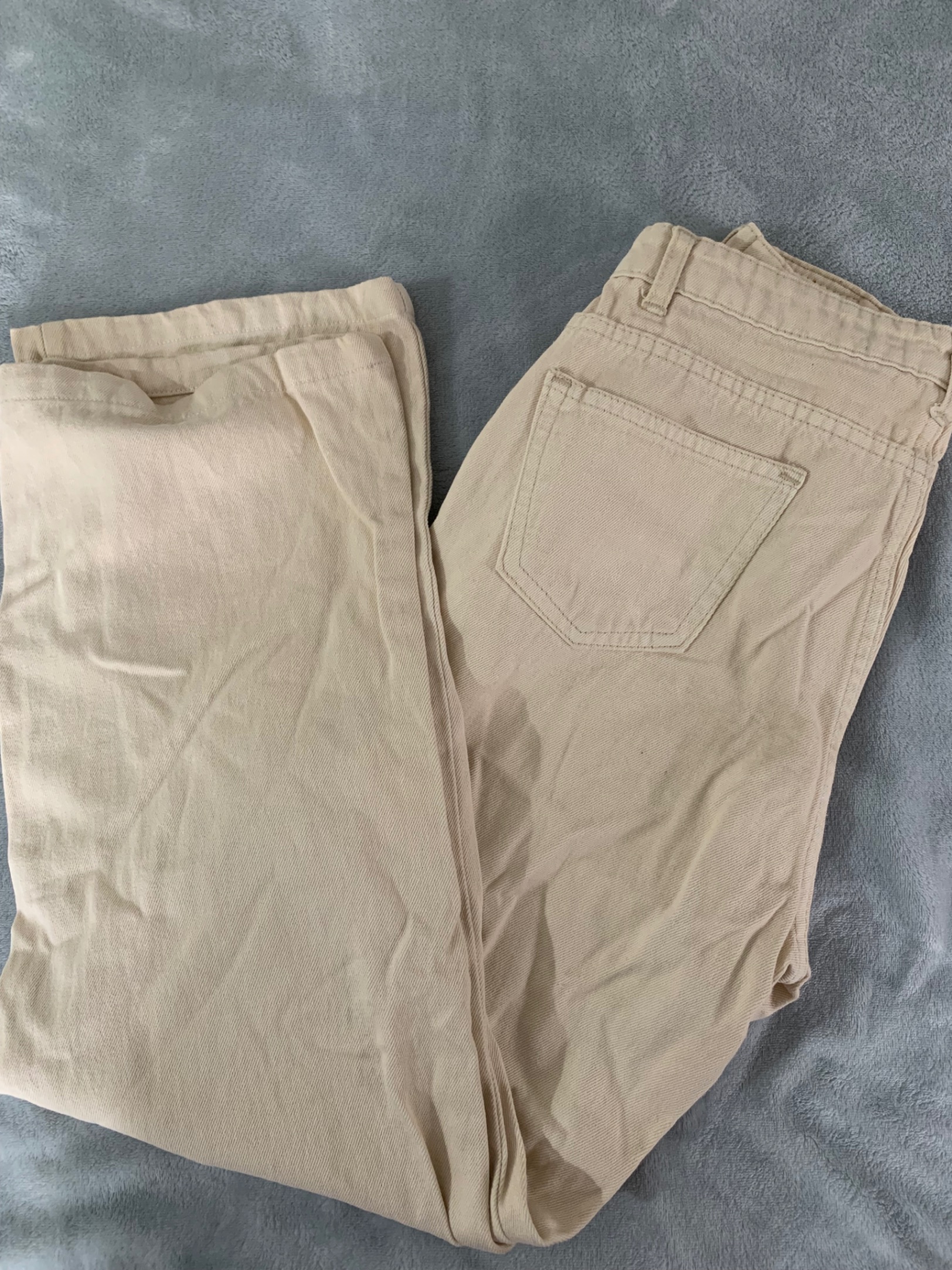 Beige cargo pants,30 size — pre-loved Bottoms on Slayyitt