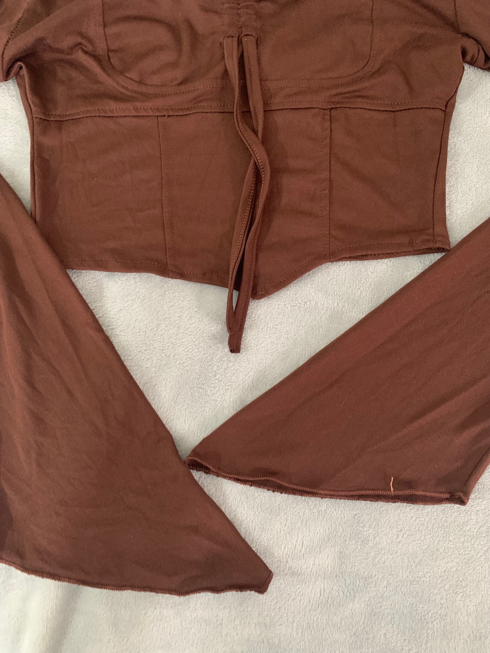 Brown crop top with stylish sleeves — pre-loved Tops on Slayyitt