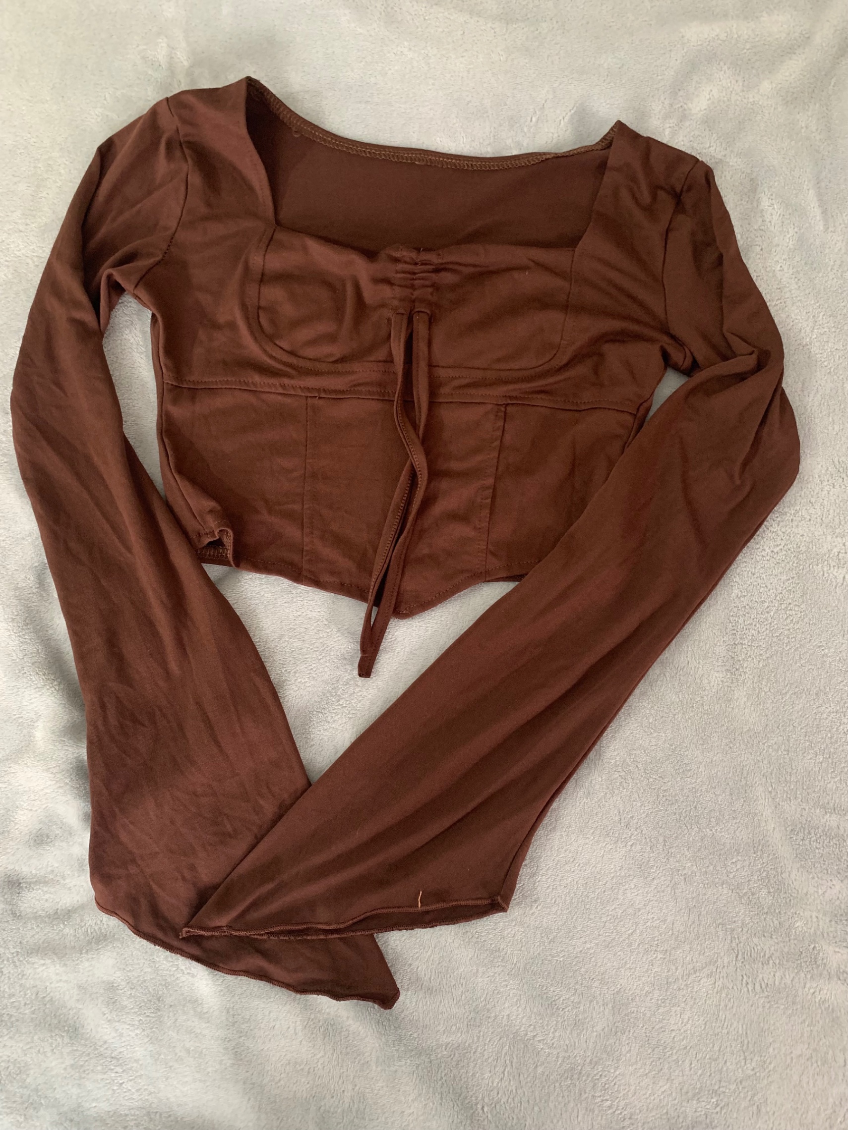 Brown crop top with stylish sleeves — pre-loved Tops on Slayyitt