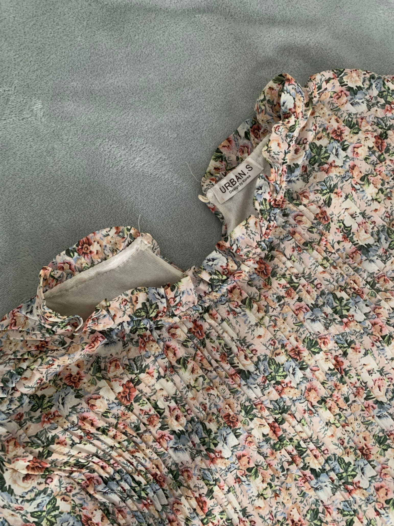 Beautiful floral dress for women — pre-loved Dresses & One-Pieces on Slayyitt