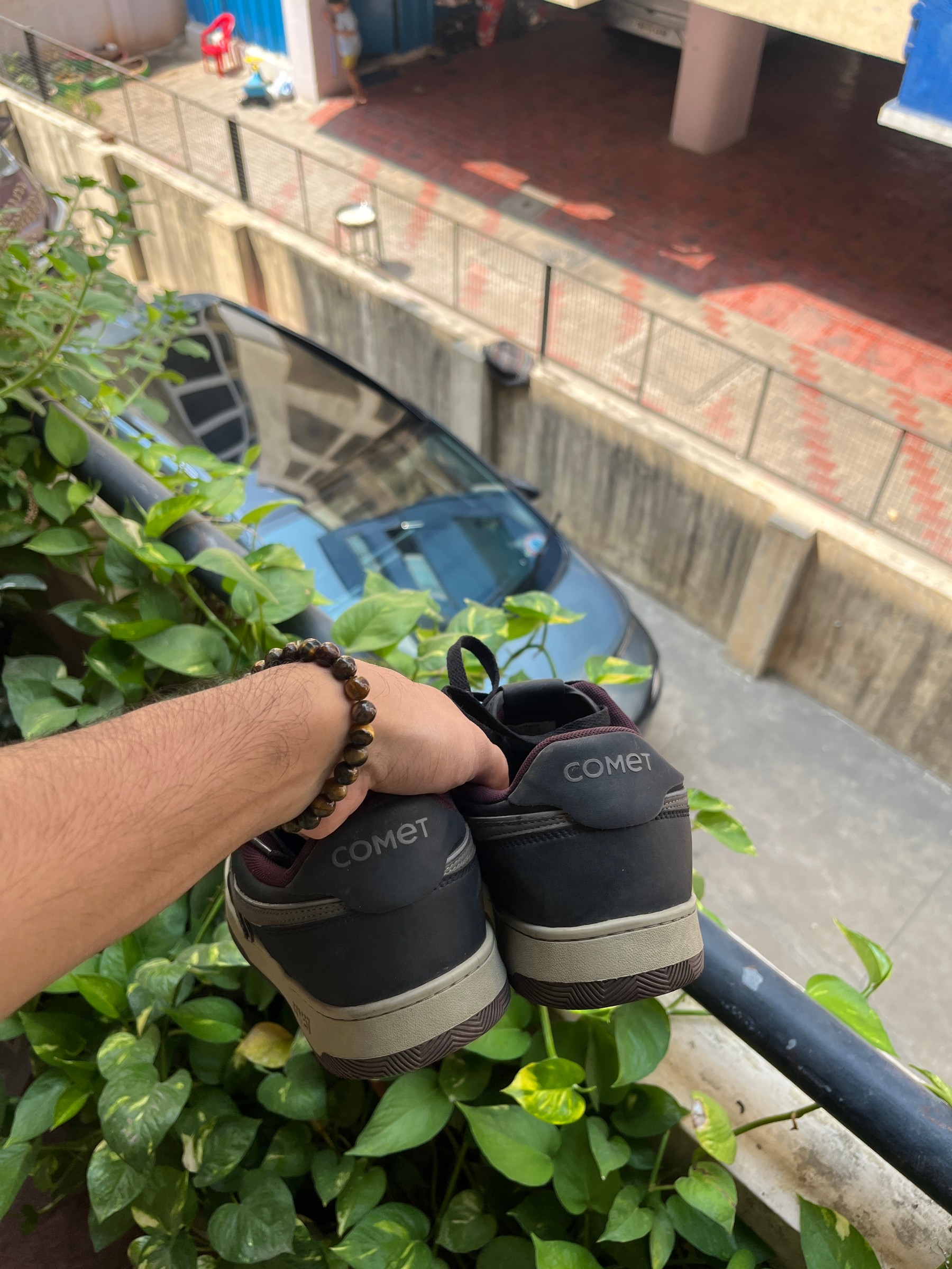 Comet X Lows GHOST - Size UK 10 (Pristine Condition) — pre-loved Footwear on Slayyitt