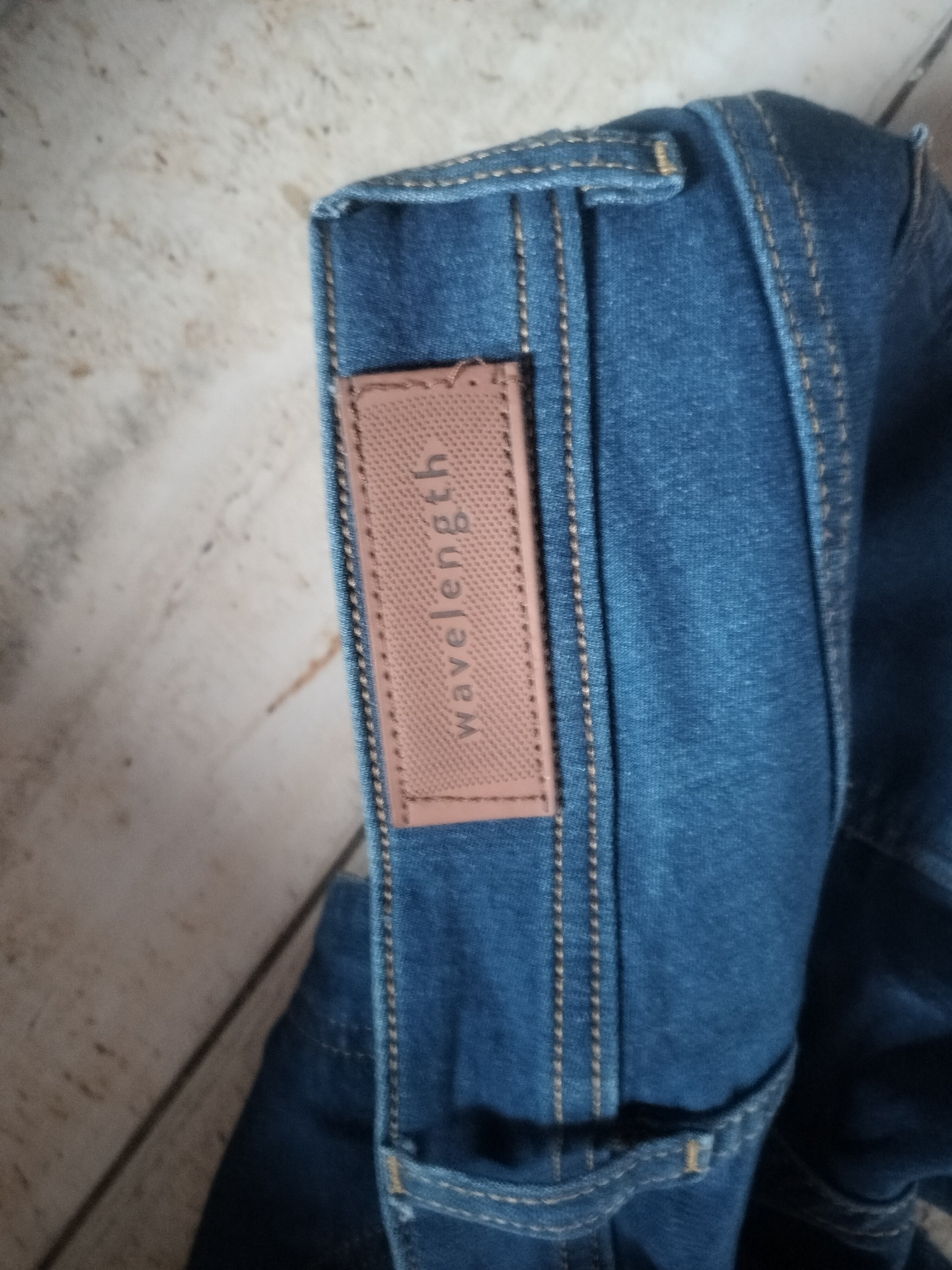 WAVELENGTH BLUE SHADE JEANS — pre-loved Bottoms on Slayyitt