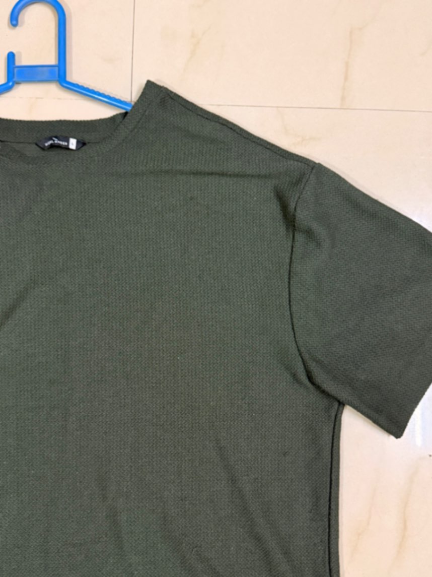 HighLander Oversized Textured T-Shirt - Green | Size L — pre-loved Tops on Slayyitt