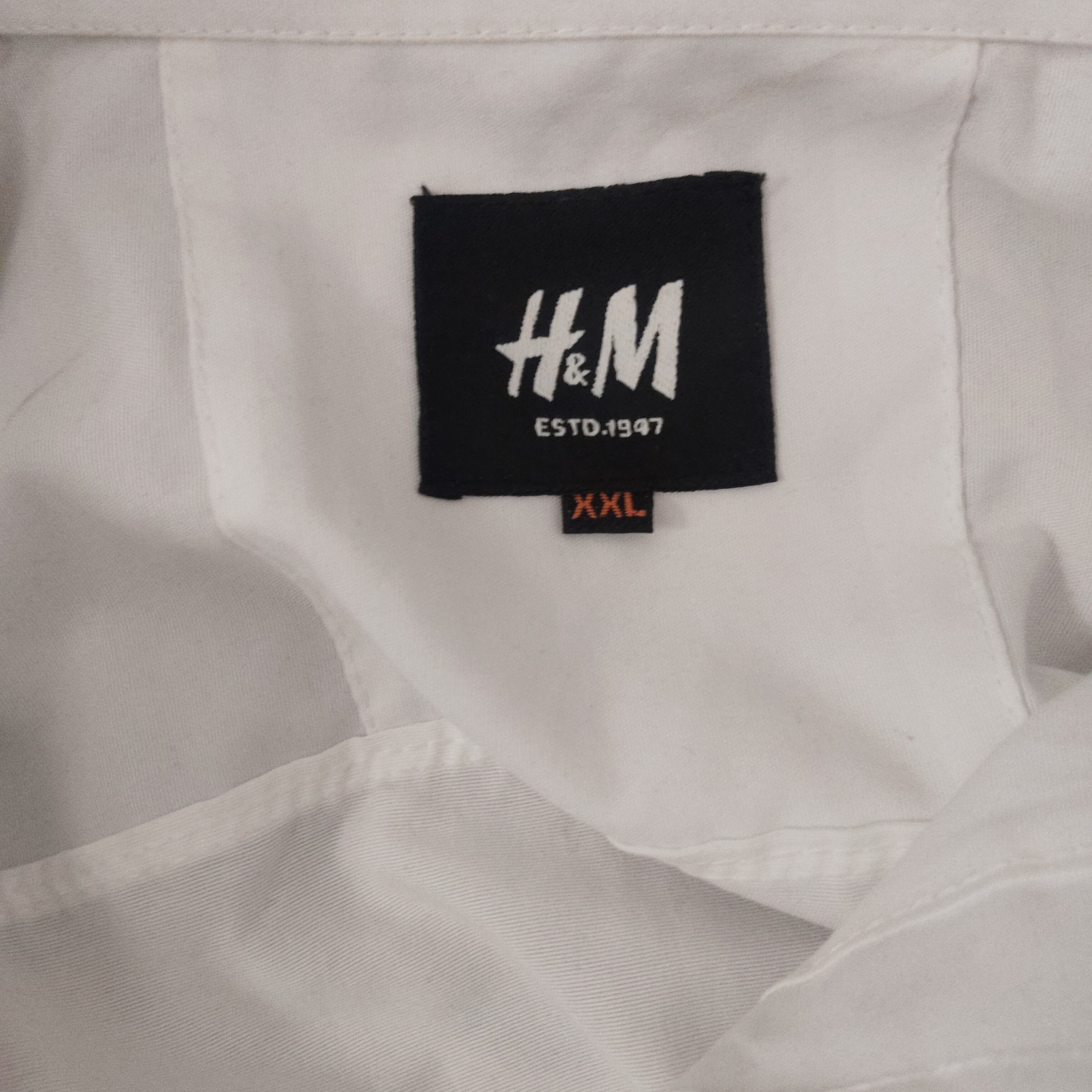 White plain Shirt (H&M) — pre-loved Tops on Slayyitt
