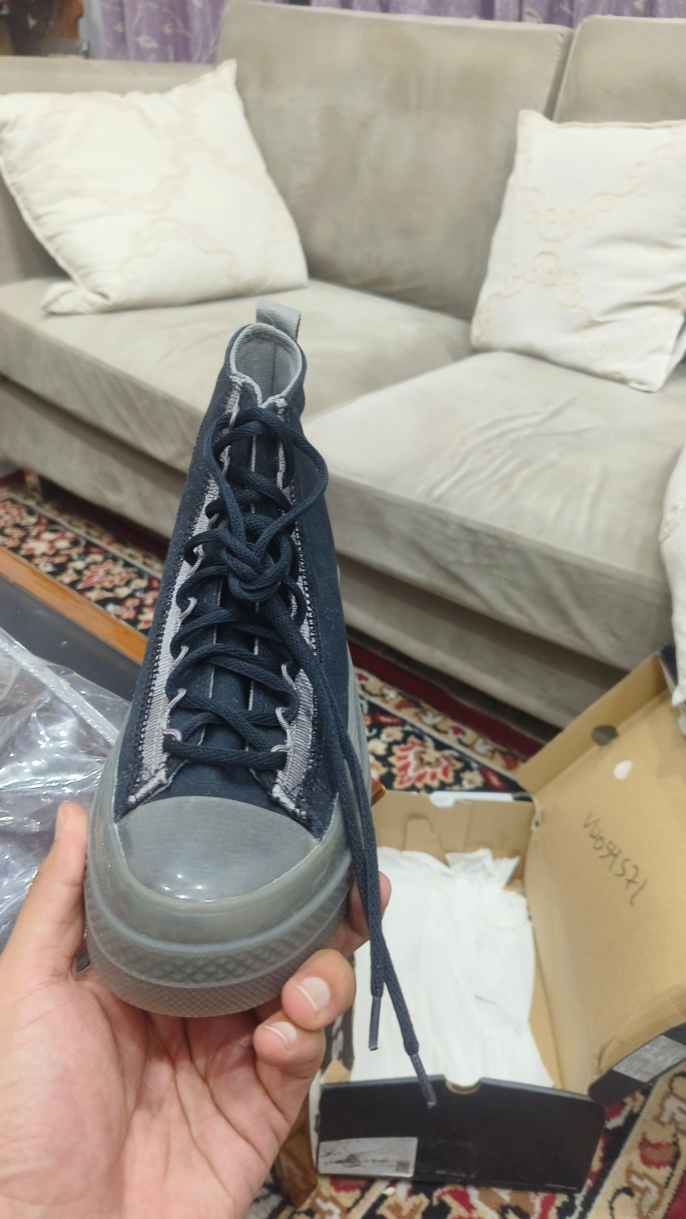 Converse Shoes — pre-loved Footwear on Slayyitt
