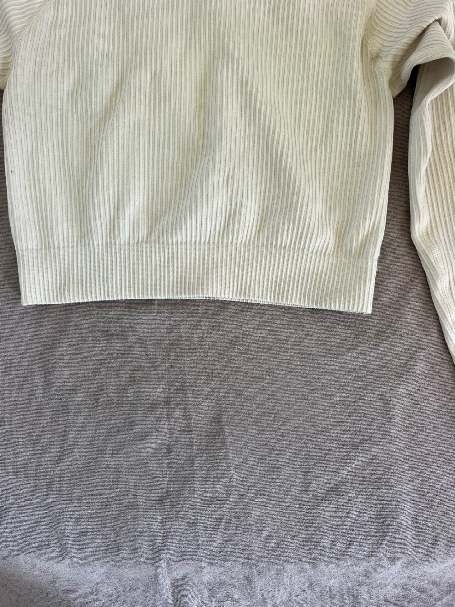 Crop top — pre-loved Tops on Slayyitt