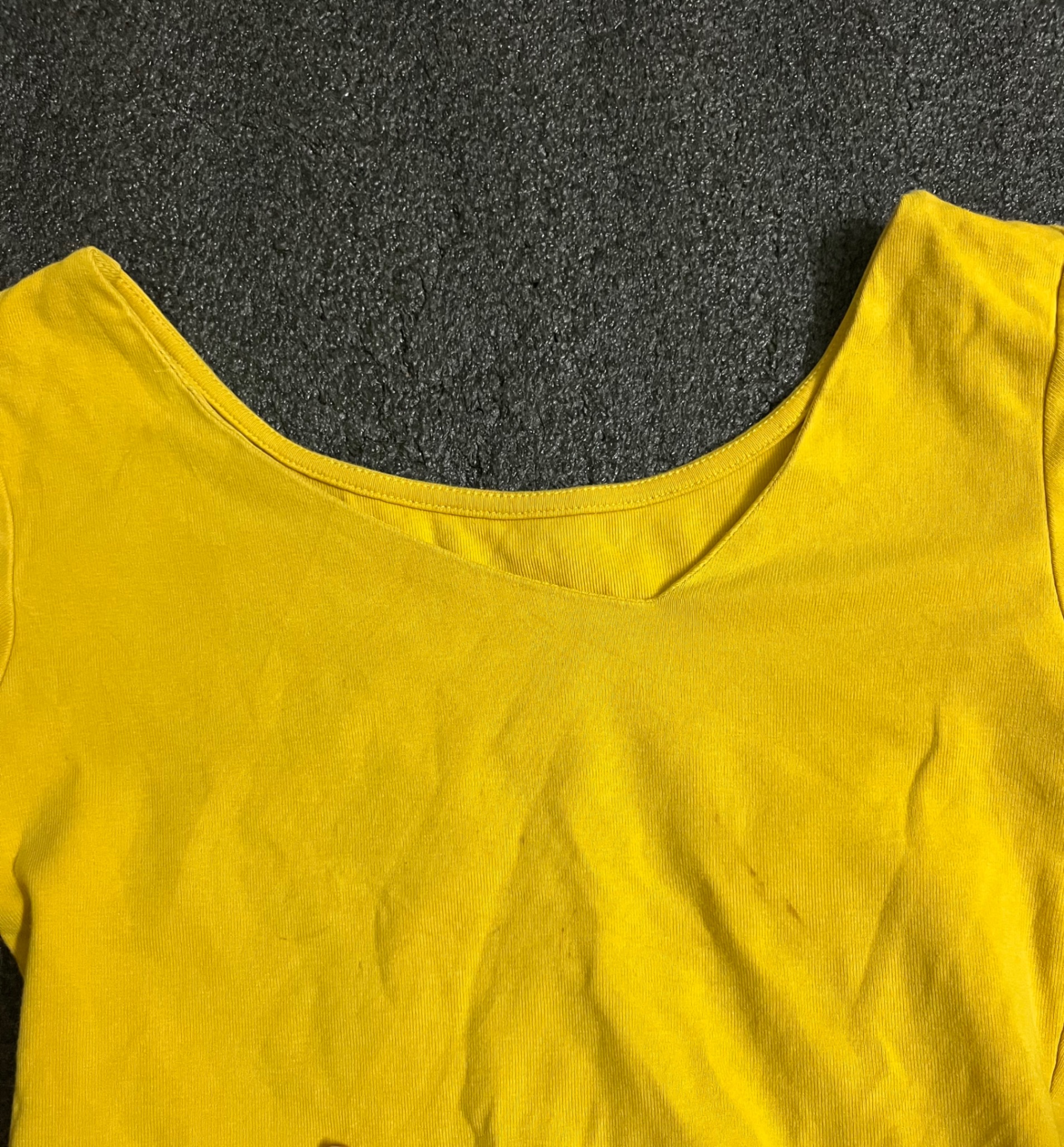 Yellow top — pre-loved Tops on Slayyitt