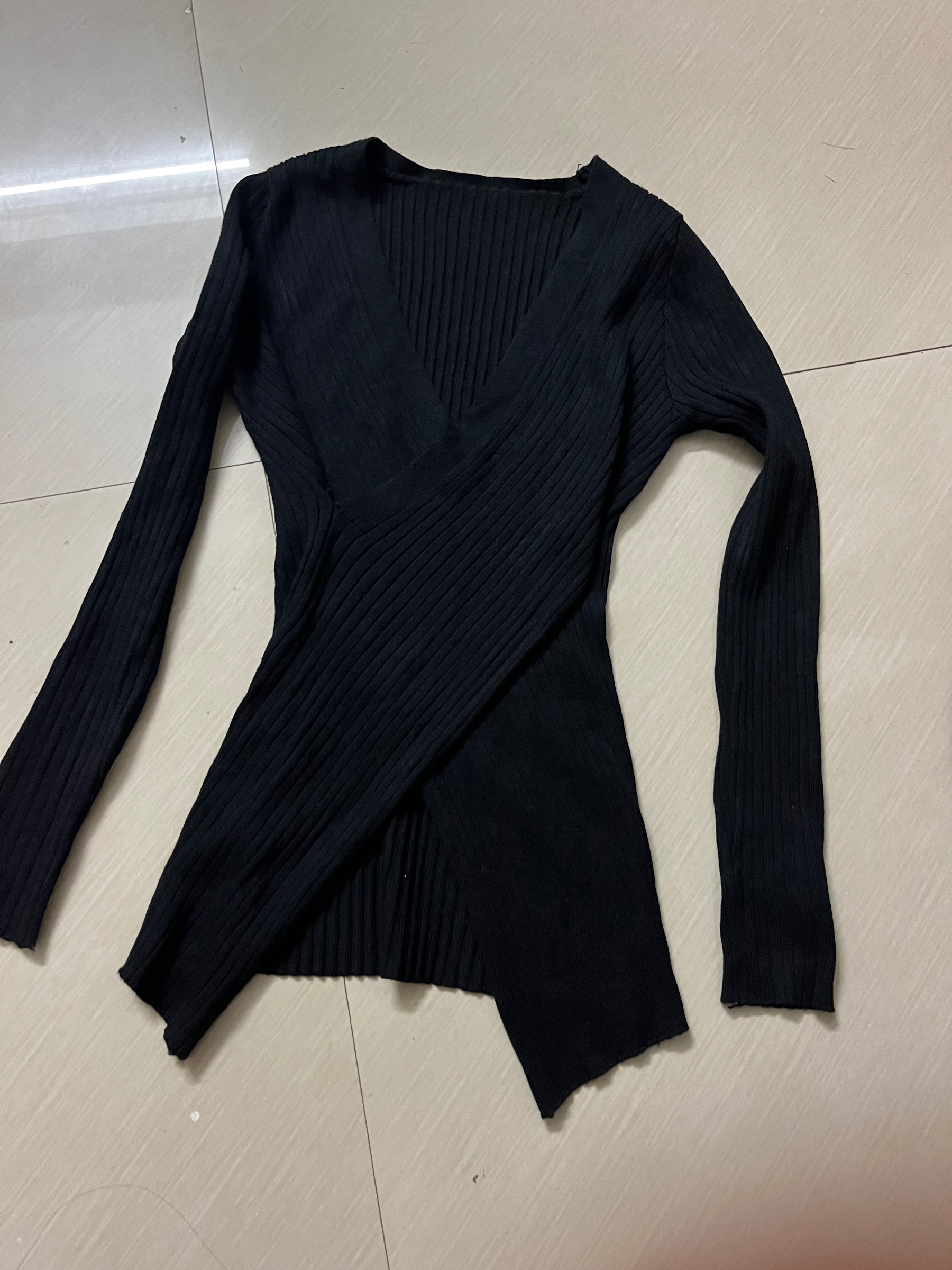 Black formal tops — pre-loved Tops on Slayyitt