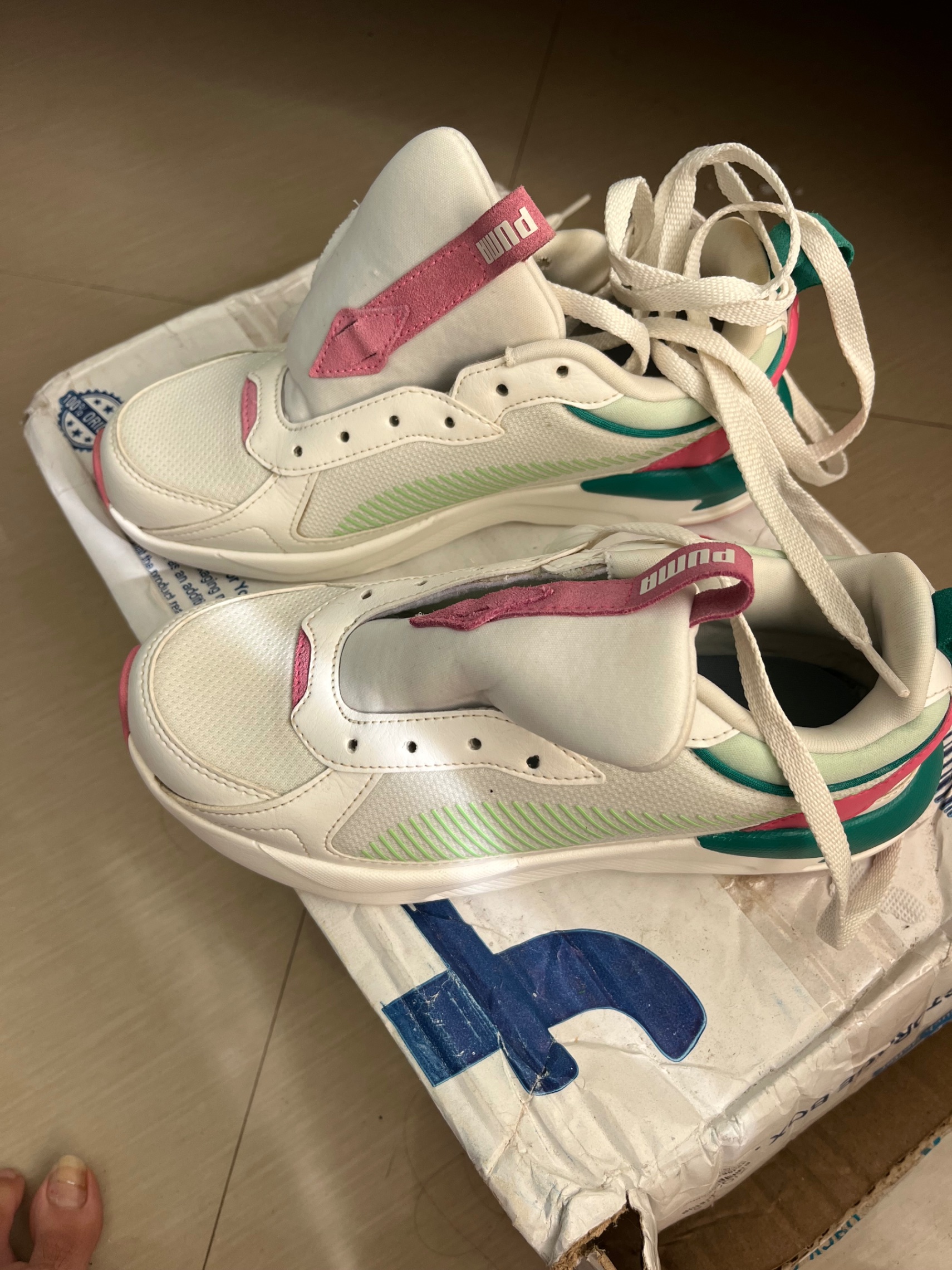 Sneaker — pre-loved Footwear on Slayyitt