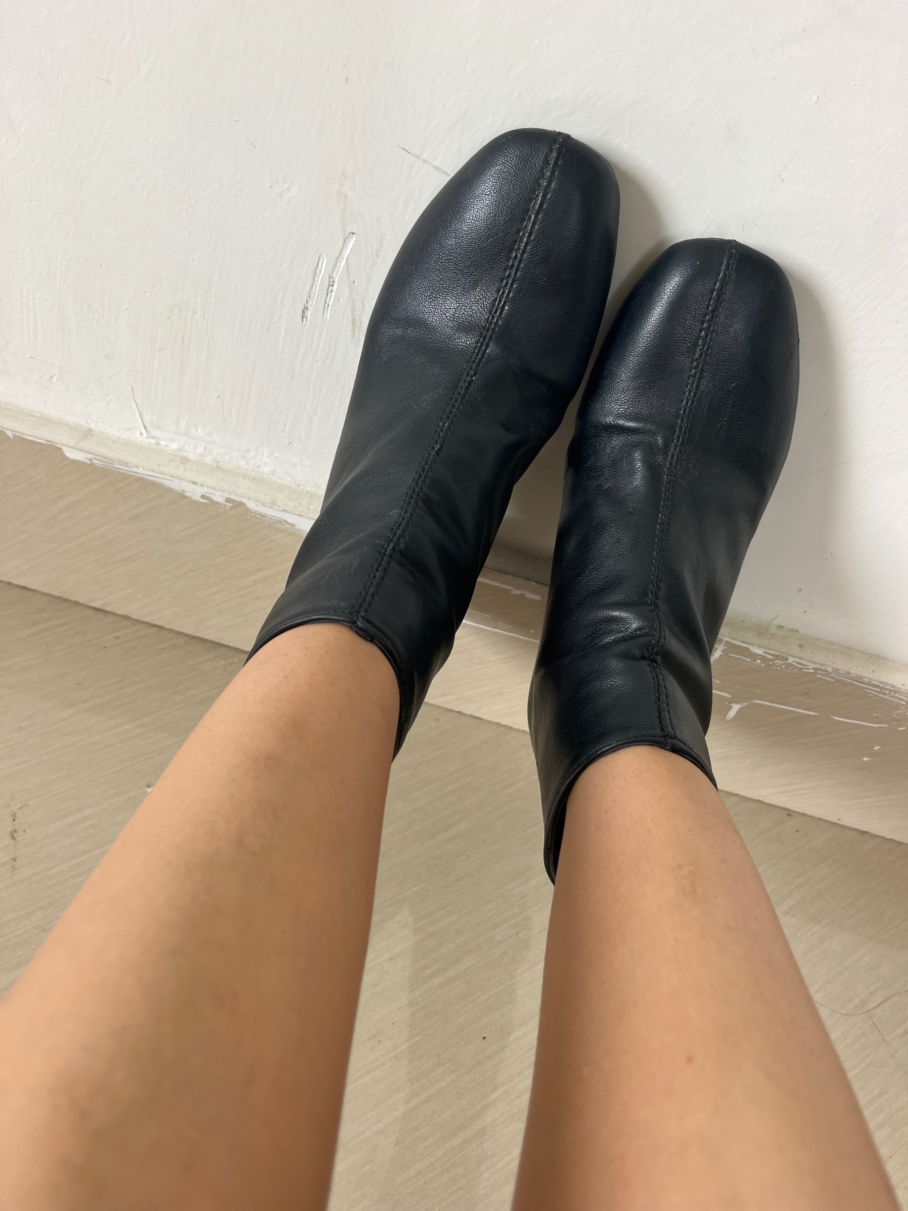 Authentic leather ankle boots — pre-loved Footwear on Slayyitt