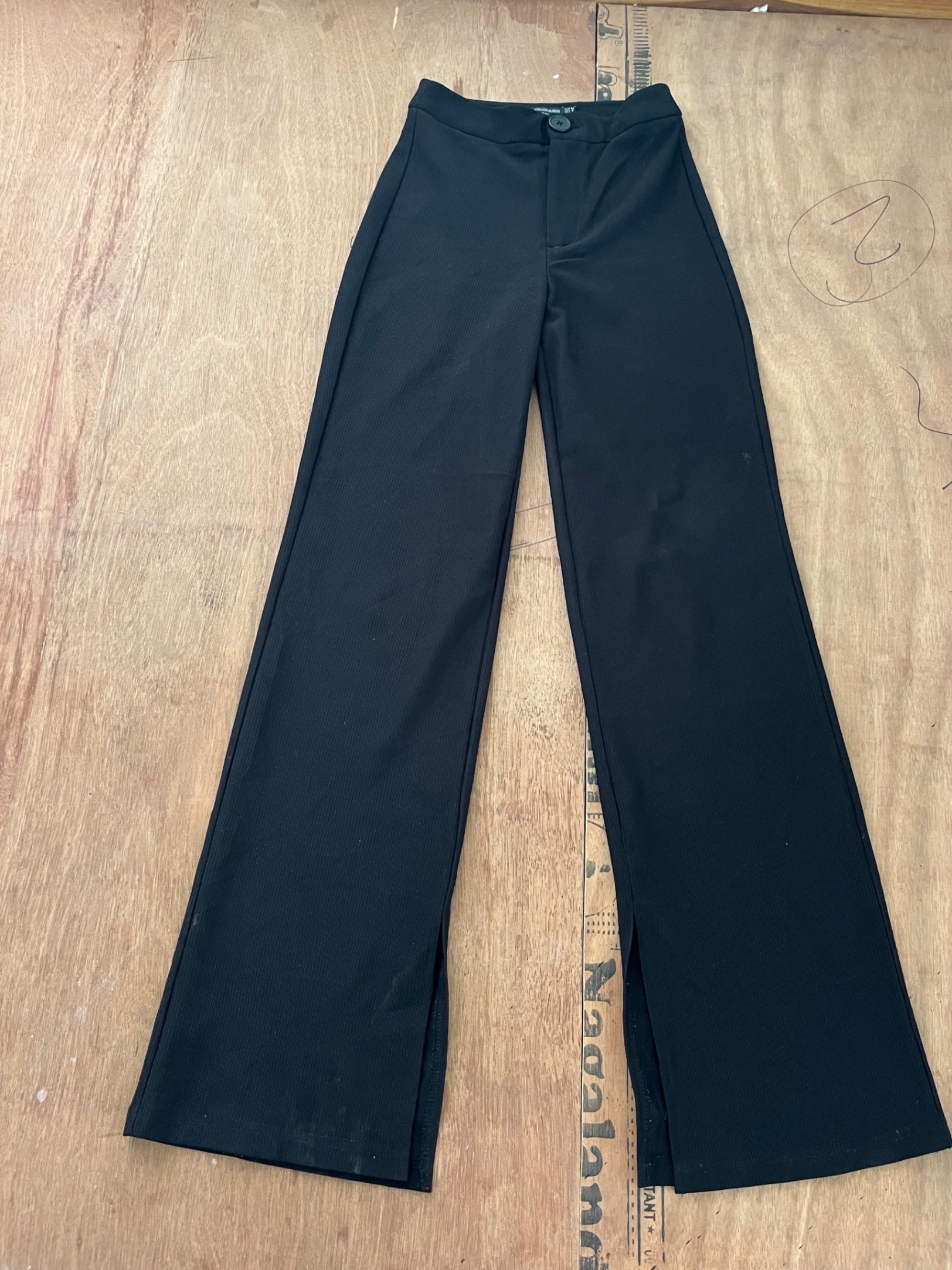 Pants — pre-loved Bottoms on Slayyitt