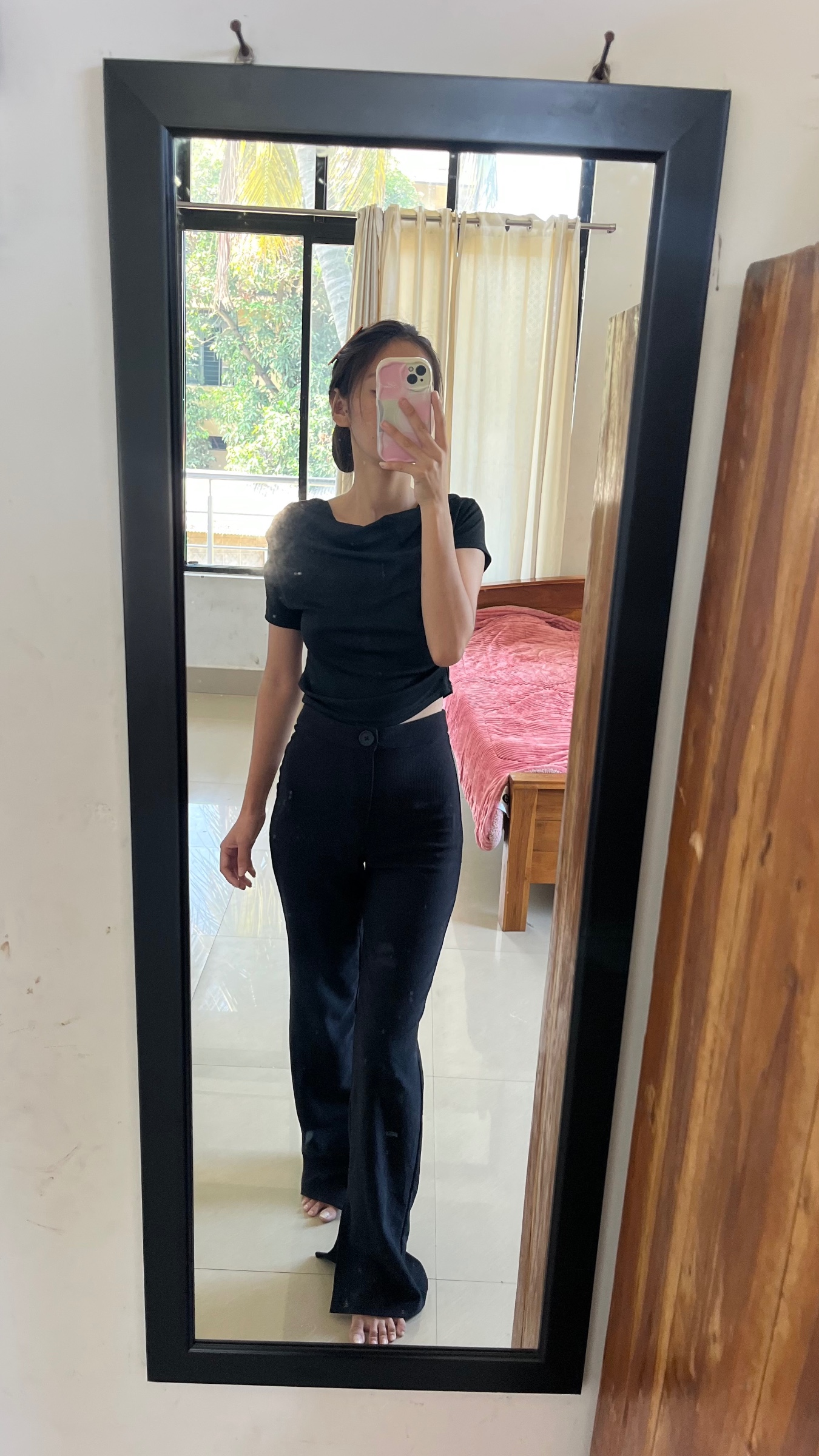 Black top — pre-loved Tops on Slayyitt