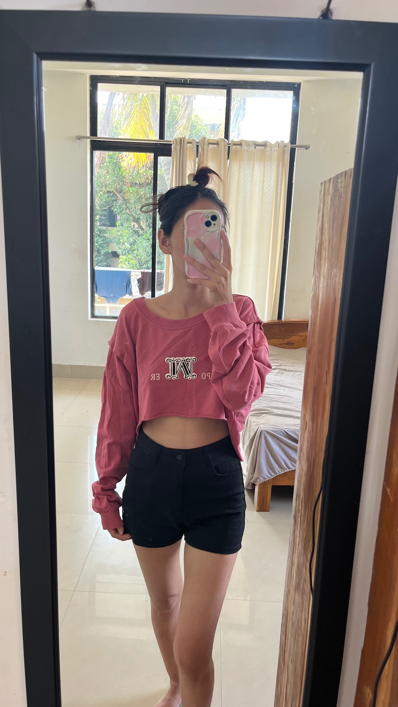 Pink crop sweat — pre-loved Seasonal Categories on Slayyitt