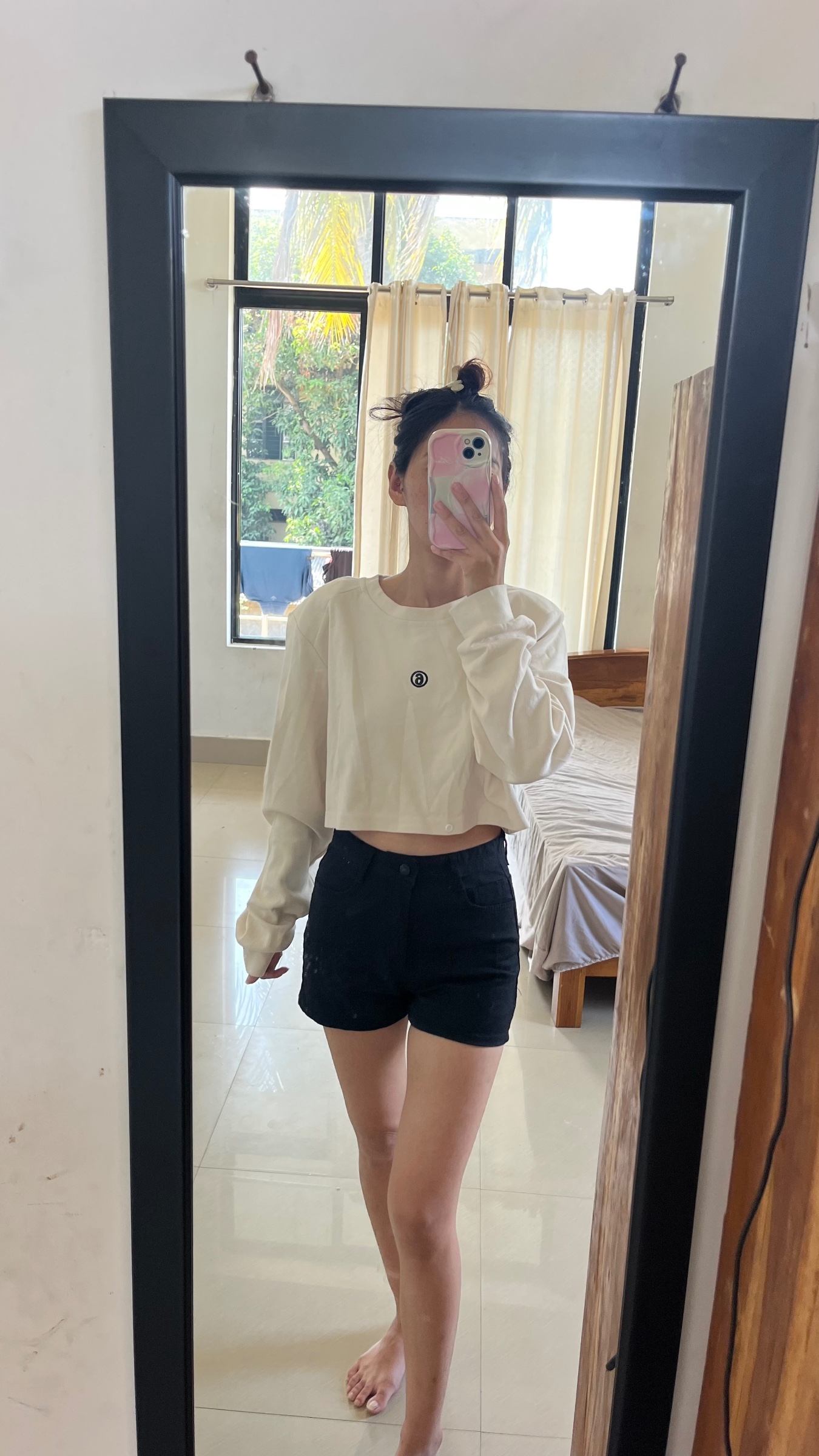 Crop sweat — pre-loved Seasonal Categories on Slayyitt