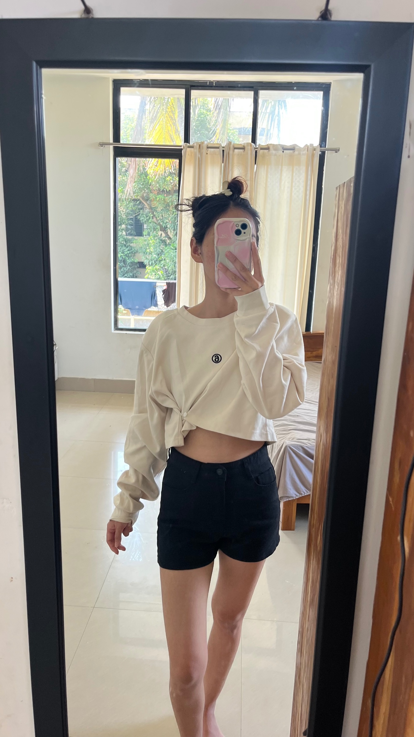 Crop sweat — pre-loved Seasonal Categories on Slayyitt