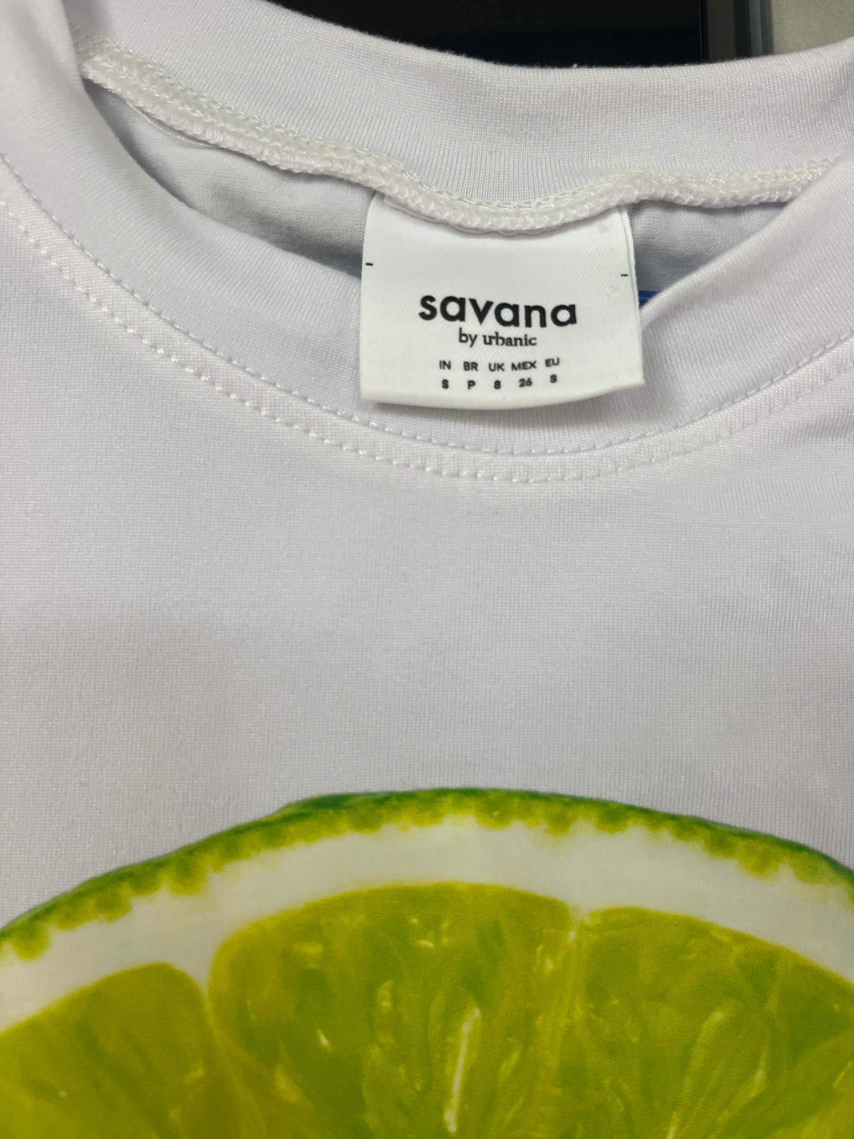 White crop top — pre-loved Tops on Slayyitt