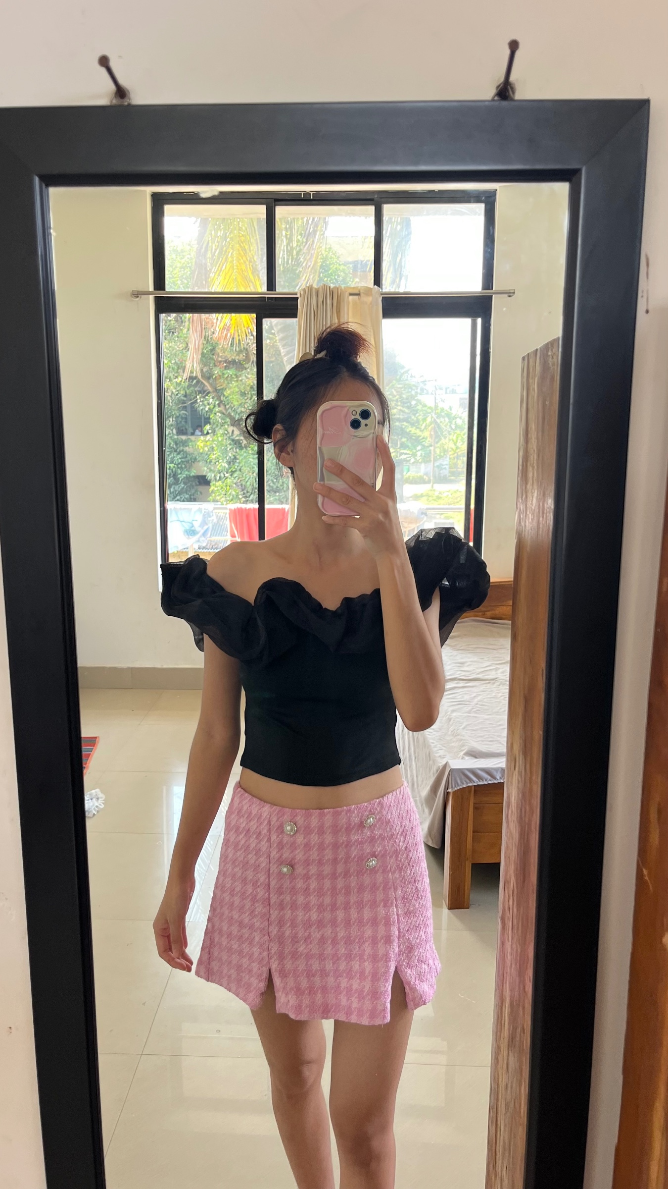 Black tops — pre-loved Tops on Slayyitt