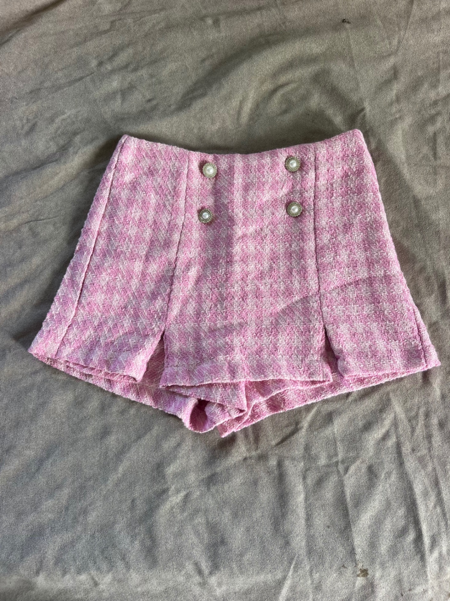 Women pink akorts — pre-loved Bottoms on Slayyitt