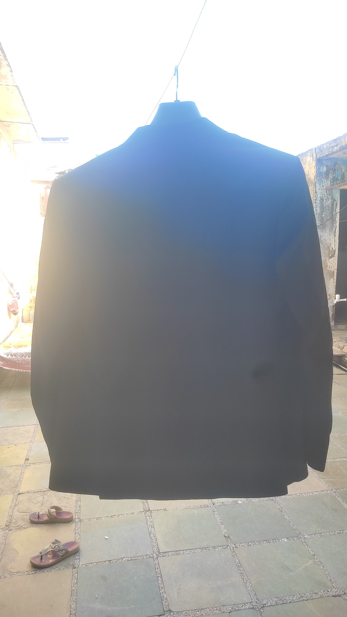 Classic Black Two-Button Slim Fit Tailored Blazer with Pocket Square — pre-loved Outerwear on Slayyitt