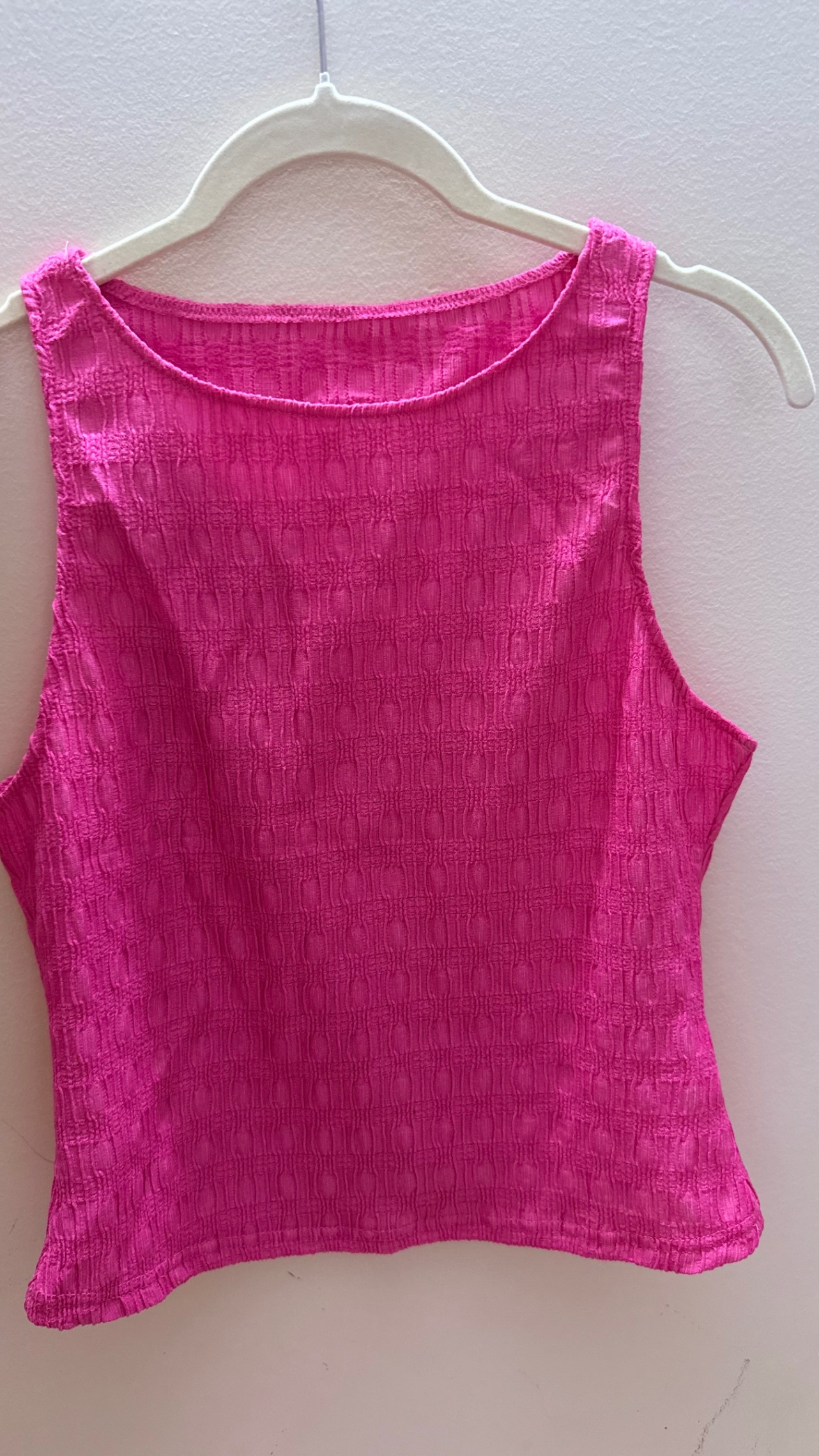 Savana Textured Pink Tank Top — pre-loved Tops on Slayyitt