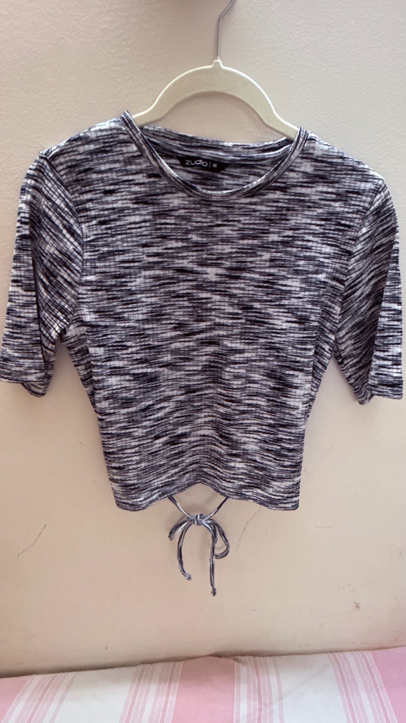Zudio Women’s Black & White Printed Top — pre-loved Tops on Slayyitt