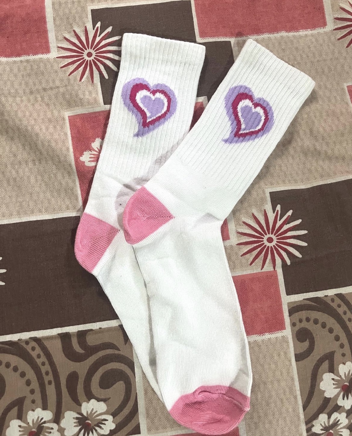 Cute heart patterned  socks — pre-loved Accessories on Slayyitt